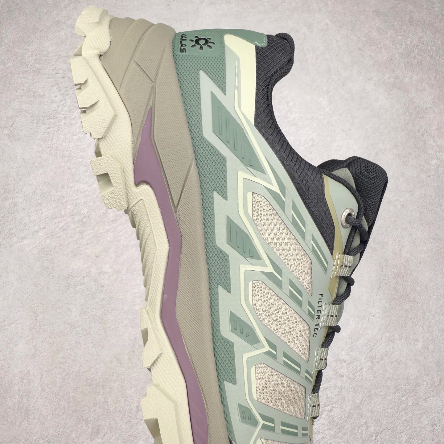 图片[6]-＃K版 KAILAS 凯乐石远征5代 FLT 舒适简约经典登山 防滑耐磨防水低帮徒步鞋 KAILAS凯乐石品牌是全球三大全系攀登品牌之一，于2003年创立于中国广州，致力于为有攀登梦想的户外运动员及爱好者，研发制造功能性专业装备，满足他们在极限环境下安全舒适的需求，凯乐石专注于科技面料的开发及专业功能设计，产品线覆盖登山、攀岩、徒步、越野跑山、露营、旅行等多项户外运动，通过运动员的测试反馈，不断进化迭代，产品荣获国内外大奖71座，发明专利21个，更突破性的自主研发攀登器械，打造出中国的攀登硬实力。实拍调校N版已经零色差零失真 百分百还原实物色彩所见即所得 不存在货不对板色差等低级问题 选购参考实物拍摄 不混卖不参货 只用心做好货严格选品 承诺混一赔十 尺码：36 36.5 37.5 38 38.5 39 39.5 40 40.5 41 41.5 42 42.5 43 44 44.5 45-选品中心