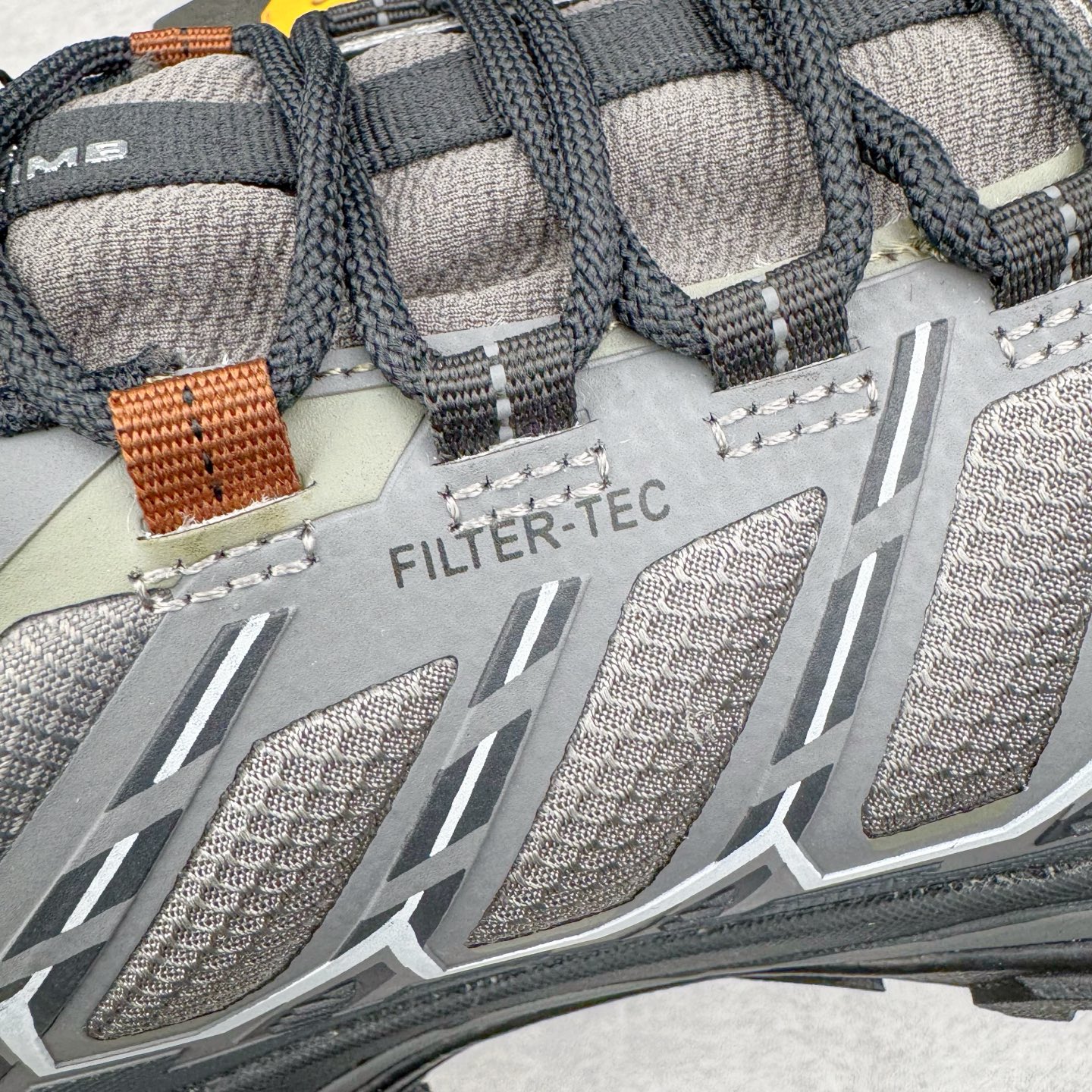 图片[14]-＃K版 KAILAS 凯乐石远征5代 FLT 舒适简约经典登山 防滑耐磨防水低帮徒步鞋 KAILAS凯乐石品牌是全球三大全系攀登品牌之一，于2003年创立于中国广州，致力于为有攀登梦想的户外运动员及爱好者，研发制造功能性专业装备，满足他们在极限环境下安全舒适的需求，凯乐石专注于科技面料的开发及专业功能设计，产品线覆盖登山、攀岩、徒步、越野跑山、露营、旅行等多项户外运动，通过运动员的测试反馈，不断进化迭代，产品荣获国内外大奖71座，发明专利21个，更突破性的自主研发攀登器械，打造出中国的攀登硬实力。实拍调校N版已经零色差零失真 百分百还原实物色彩所见即所得 不存在货不对板色差等低级问题 选购参考实物拍摄 不混卖不参货 只用心做好货严格选品 承诺混一赔十 尺码：36 36.5 37.5 38 38.5 39 39.5 40 40.5 41 41.5 42 42.5 43 44 44.5 45-选品中心