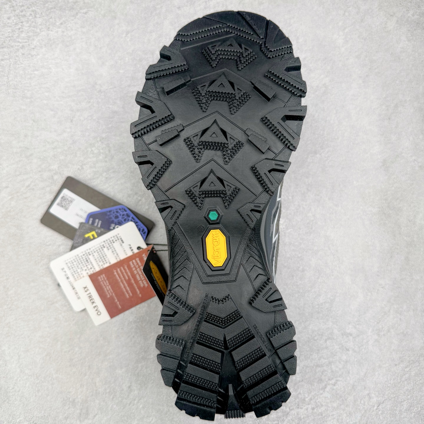 图片[9]-＃K版 KAILAS 凯乐石远征5代 FLT 舒适简约经典登山 防滑耐磨防水低帮徒步鞋 KAILAS凯乐石品牌是全球三大全系攀登品牌之一，于2003年创立于中国广州，致力于为有攀登梦想的户外运动员及爱好者，研发制造功能性专业装备，满足他们在极限环境下安全舒适的需求，凯乐石专注于科技面料的开发及专业功能设计，产品线覆盖登山、攀岩、徒步、越野跑山、露营、旅行等多项户外运动，通过运动员的测试反馈，不断进化迭代，产品荣获国内外大奖71座，发明专利21个，更突破性的自主研发攀登器械，打造出中国的攀登硬实力。实拍调校N版已经零色差零失真 百分百还原实物色彩所见即所得 不存在货不对板色差等低级问题 选购参考实物拍摄 不混卖不参货 只用心做好货严格选品 承诺混一赔十 尺码：36 36.5 37.5 38 38.5 39 39.5 40 40.5 41 41.5 42 42.5 43 44 44.5 45-选品中心