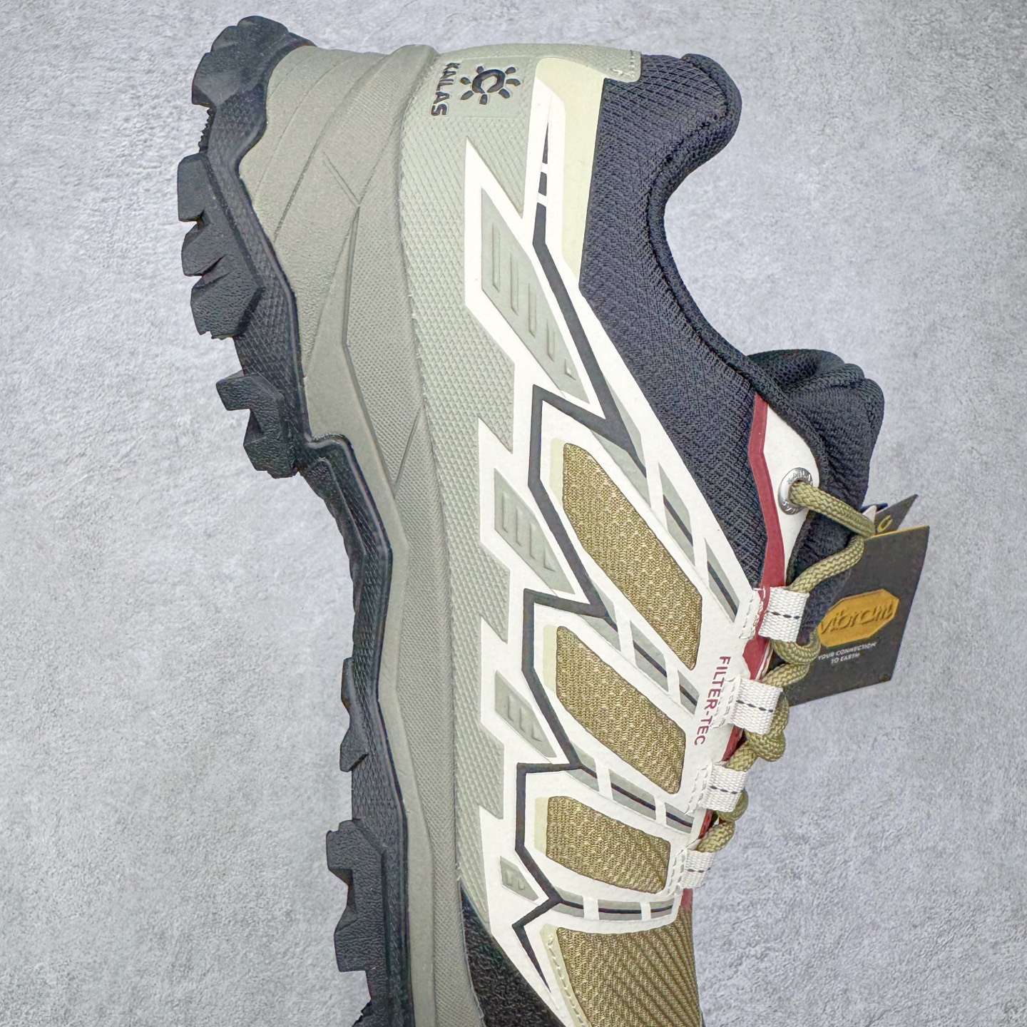 图片[6]-＃K版 KAILAS 凯乐石远征5代 FLT 舒适简约经典登山 防滑耐磨防水低帮徒步鞋 KAILAS凯乐石品牌是全球三大全系攀登品牌之一，于2003年创立于中国广州，致力于为有攀登梦想的户外运动员及爱好者，研发制造功能性专业装备，满足他们在极限环境下安全舒适的需求，凯乐石专注于科技面料的开发及专业功能设计，产品线覆盖登山、攀岩、徒步、越野跑山、露营、旅行等多项户外运动，通过运动员的测试反馈，不断进化迭代，产品荣获国内外大奖71座，发明专利21个，更突破性的自主研发攀登器械，打造出中国的攀登硬实力。实拍调校N版已经零色差零失真 百分百还原实物色彩所见即所得 不存在货不对板色差等低级问题 选购参考实物拍摄 不混卖不参货 只用心做好货严格选品 承诺混一赔十 尺码：36 36.5 37.5 38 38.5 39 39.5 40 40.5 41 41.5 42 42.5 43 44 44.5 45-选品中心