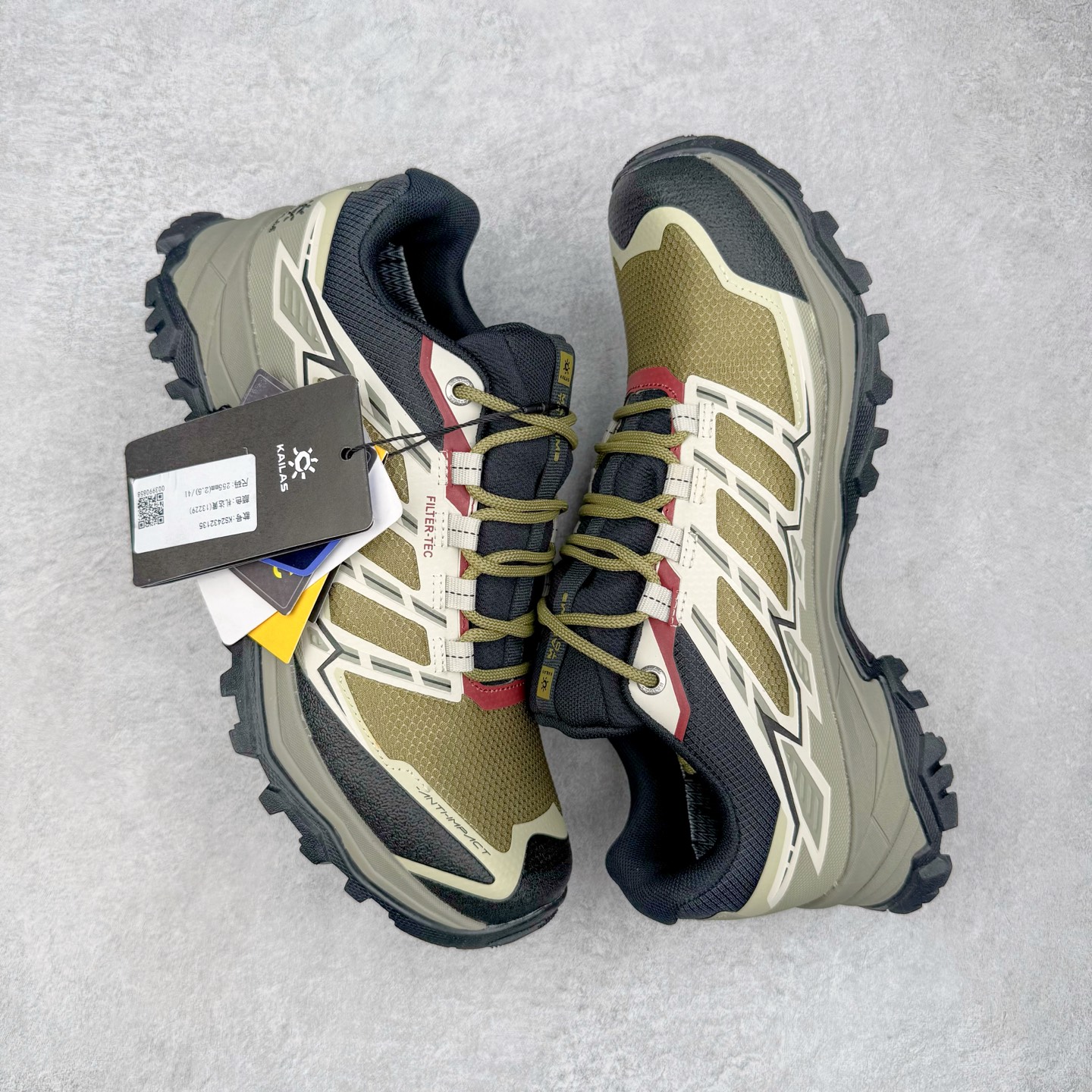 图片[3]-＃K版 KAILAS 凯乐石远征5代 FLT 舒适简约经典登山 防滑耐磨防水低帮徒步鞋 KAILAS凯乐石品牌是全球三大全系攀登品牌之一，于2003年创立于中国广州，致力于为有攀登梦想的户外运动员及爱好者，研发制造功能性专业装备，满足他们在极限环境下安全舒适的需求，凯乐石专注于科技面料的开发及专业功能设计，产品线覆盖登山、攀岩、徒步、越野跑山、露营、旅行等多项户外运动，通过运动员的测试反馈，不断进化迭代，产品荣获国内外大奖71座，发明专利21个，更突破性的自主研发攀登器械，打造出中国的攀登硬实力。实拍调校N版已经零色差零失真 百分百还原实物色彩所见即所得 不存在货不对板色差等低级问题 选购参考实物拍摄 不混卖不参货 只用心做好货严格选品 承诺混一赔十 尺码：36 36.5 37.5 38 38.5 39 39.5 40 40.5 41 41.5 42 42.5 43 44 44.5 45-选品中心