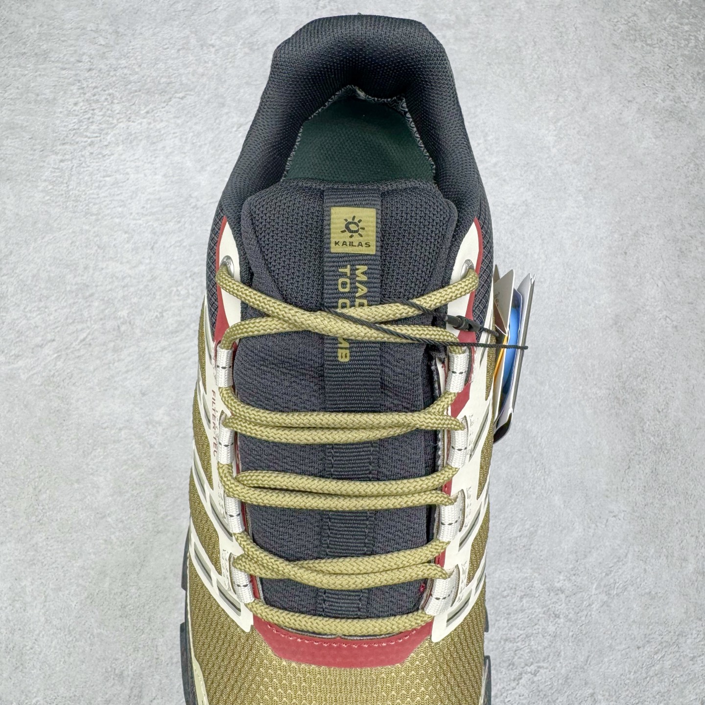 图片[5]-＃K版 KAILAS 凯乐石远征5代 FLT 舒适简约经典登山 防滑耐磨防水低帮徒步鞋 KAILAS凯乐石品牌是全球三大全系攀登品牌之一，于2003年创立于中国广州，致力于为有攀登梦想的户外运动员及爱好者，研发制造功能性专业装备，满足他们在极限环境下安全舒适的需求，凯乐石专注于科技面料的开发及专业功能设计，产品线覆盖登山、攀岩、徒步、越野跑山、露营、旅行等多项户外运动，通过运动员的测试反馈，不断进化迭代，产品荣获国内外大奖71座，发明专利21个，更突破性的自主研发攀登器械，打造出中国的攀登硬实力。实拍调校N版已经零色差零失真 百分百还原实物色彩所见即所得 不存在货不对板色差等低级问题 选购参考实物拍摄 不混卖不参货 只用心做好货严格选品 承诺混一赔十 尺码：36 36.5 37.5 38 38.5 39 39.5 40 40.5 41 41.5 42 42.5 43 44 44.5 45-选品中心