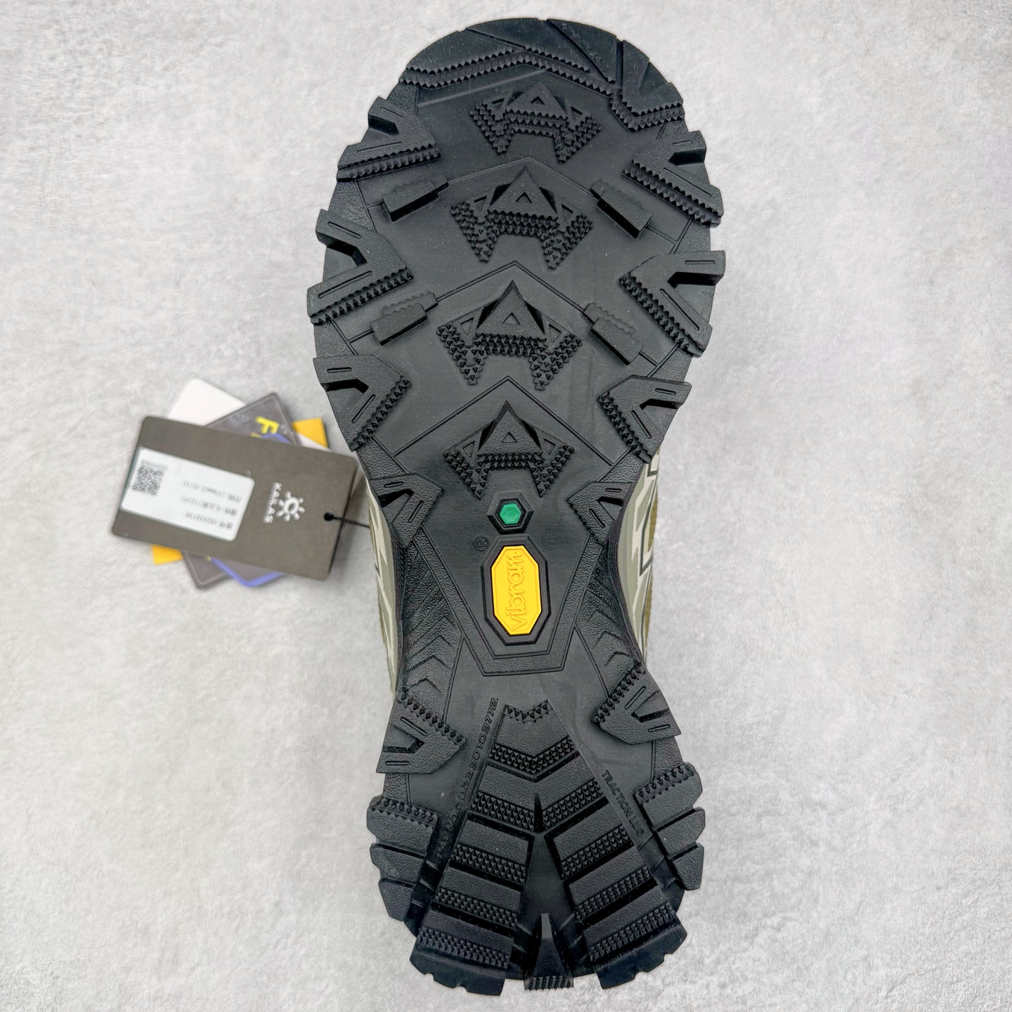 图片[9]-＃K版 KAILAS 凯乐石远征5代 FLT 舒适简约经典登山 防滑耐磨防水低帮徒步鞋 KAILAS凯乐石品牌是全球三大全系攀登品牌之一，于2003年创立于中国广州，致力于为有攀登梦想的户外运动员及爱好者，研发制造功能性专业装备，满足他们在极限环境下安全舒适的需求，凯乐石专注于科技面料的开发及专业功能设计，产品线覆盖登山、攀岩、徒步、越野跑山、露营、旅行等多项户外运动，通过运动员的测试反馈，不断进化迭代，产品荣获国内外大奖71座，发明专利21个，更突破性的自主研发攀登器械，打造出中国的攀登硬实力。实拍调校N版已经零色差零失真 百分百还原实物色彩所见即所得 不存在货不对板色差等低级问题 选购参考实物拍摄 不混卖不参货 只用心做好货严格选品 承诺混一赔十 尺码：36 36.5 37.5 38 38.5 39 39.5 40 40.5 41 41.5 42 42.5 43 44 44.5 45-选品中心