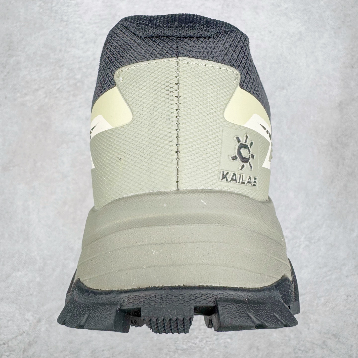 图片[8]-＃K版 KAILAS 凯乐石远征5代 FLT 舒适简约经典登山 防滑耐磨防水低帮徒步鞋 KAILAS凯乐石品牌是全球三大全系攀登品牌之一，于2003年创立于中国广州，致力于为有攀登梦想的户外运动员及爱好者，研发制造功能性专业装备，满足他们在极限环境下安全舒适的需求，凯乐石专注于科技面料的开发及专业功能设计，产品线覆盖登山、攀岩、徒步、越野跑山、露营、旅行等多项户外运动，通过运动员的测试反馈，不断进化迭代，产品荣获国内外大奖71座，发明专利21个，更突破性的自主研发攀登器械，打造出中国的攀登硬实力。实拍调校N版已经零色差零失真 百分百还原实物色彩所见即所得 不存在货不对板色差等低级问题 选购参考实物拍摄 不混卖不参货 只用心做好货严格选品 承诺混一赔十 尺码：36 36.5 37.5 38 38.5 39 39.5 40 40.5 41 41.5 42 42.5 43 44 44.5 45-选品中心