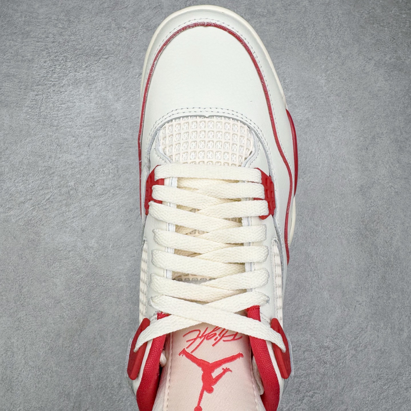 图片[4]-＃K版纯原 Air Jordan AJ4 情人节米白红 HV0823-108 全新升级改良 原鞋原楦原纸板同源开发 完美呈现乔4的版型 内侧正确双色网格 还原细节 原厂皮料 正确气垫颜色 正确网格工艺 正确拉帮工艺 全鞋原装材料制作 原档案原模具打造 支持全方位与正品对比 尺码：36 36.5 37.5 38 38.5 39 40 40.5 41 42 42.5 43 44 44.5 45 46 47.5-选品中心