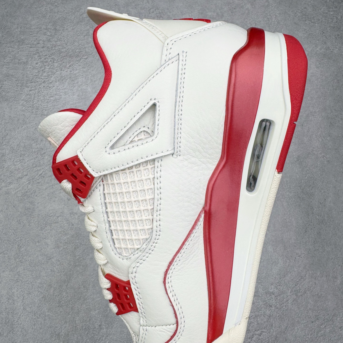 图片[7]-＃K版纯原 Air Jordan AJ4 情人节米白红 HV0823-108 全新升级改良 原鞋原楦原纸板同源开发 完美呈现乔4的版型 内侧正确双色网格 还原细节 原厂皮料 正确气垫颜色 正确网格工艺 正确拉帮工艺 全鞋原装材料制作 原档案原模具打造 支持全方位与正品对比 尺码：36 36.5 37.5 38 38.5 39 40 40.5 41 42 42.5 43 44 44.5 45 46 47.5-选品中心