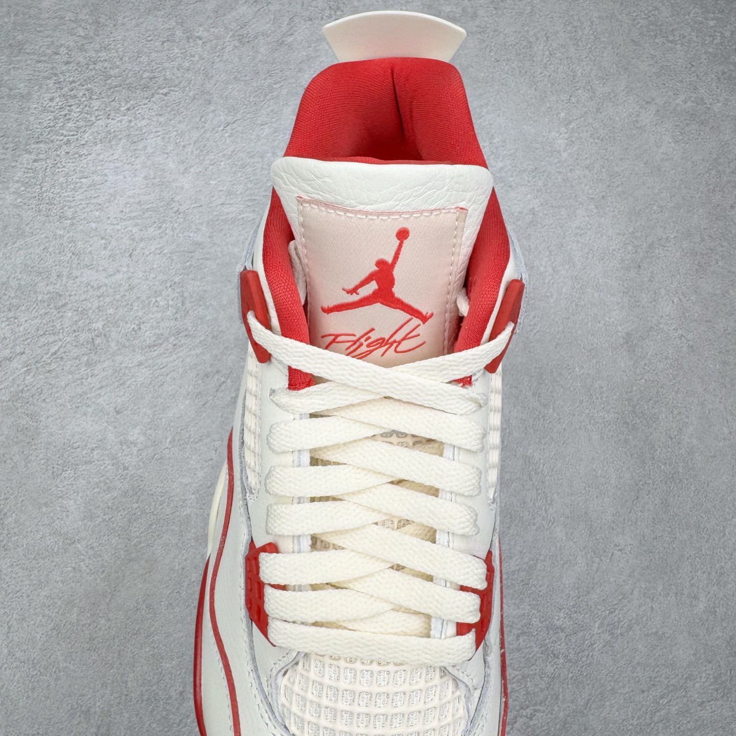 图片[5]-＃K版纯原 Air Jordan AJ4 情人节米白红 HV0823-108 全新升级改良 原鞋原楦原纸板同源开发 完美呈现乔4的版型 内侧正确双色网格 还原细节 原厂皮料 正确气垫颜色 正确网格工艺 正确拉帮工艺 全鞋原装材料制作 原档案原模具打造 支持全方位与正品对比 尺码：36 36.5 37.5 38 38.5 39 40 40.5 41 42 42.5 43 44 44.5 45 46 47.5-选品中心