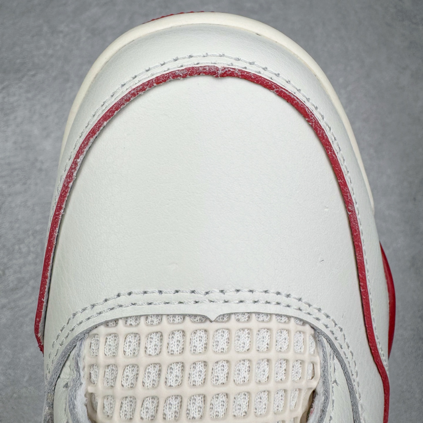 图片[20]-＃K版纯原 Air Jordan AJ4 情人节米白红 HV0823-108 全新升级改良 原鞋原楦原纸板同源开发 完美呈现乔4的版型 内侧正确双色网格 还原细节 原厂皮料 正确气垫颜色 正确网格工艺 正确拉帮工艺 全鞋原装材料制作 原档案原模具打造 支持全方位与正品对比 尺码：36 36.5 37.5 38 38.5 39 40 40.5 41 42 42.5 43 44 44.5 45 46 47.5-选品中心
