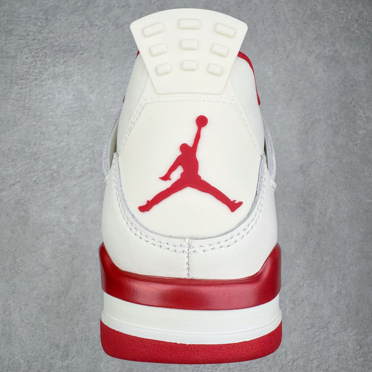 图片[8]-＃K版纯原 Air Jordan AJ4 情人节米白红 HV0823-108 全新升级改良 原鞋原楦原纸板同源开发 完美呈现乔4的版型 内侧正确双色网格 还原细节 原厂皮料 正确气垫颜色 正确网格工艺 正确拉帮工艺 全鞋原装材料制作 原档案原模具打造 支持全方位与正品对比 尺码：36 36.5 37.5 38 38.5 39 40 40.5 41 42 42.5 43 44 44.5 45 46 47.5-选品中心