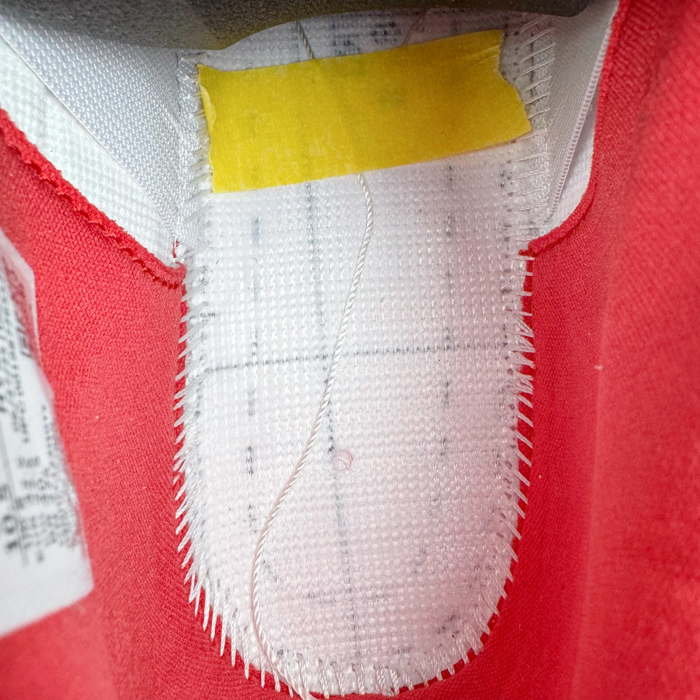 图片[10]-＃K版纯原 Air Jordan AJ4 情人节米白红 HV0823-108 全新升级改良 原鞋原楦原纸板同源开发 完美呈现乔4的版型 内侧正确双色网格 还原细节 原厂皮料 正确气垫颜色 正确网格工艺 正确拉帮工艺 全鞋原装材料制作 原档案原模具打造 支持全方位与正品对比 尺码：36 36.5 37.5 38 38.5 39 40 40.5 41 42 42.5 43 44 44.5 45 46 47.5-选品中心