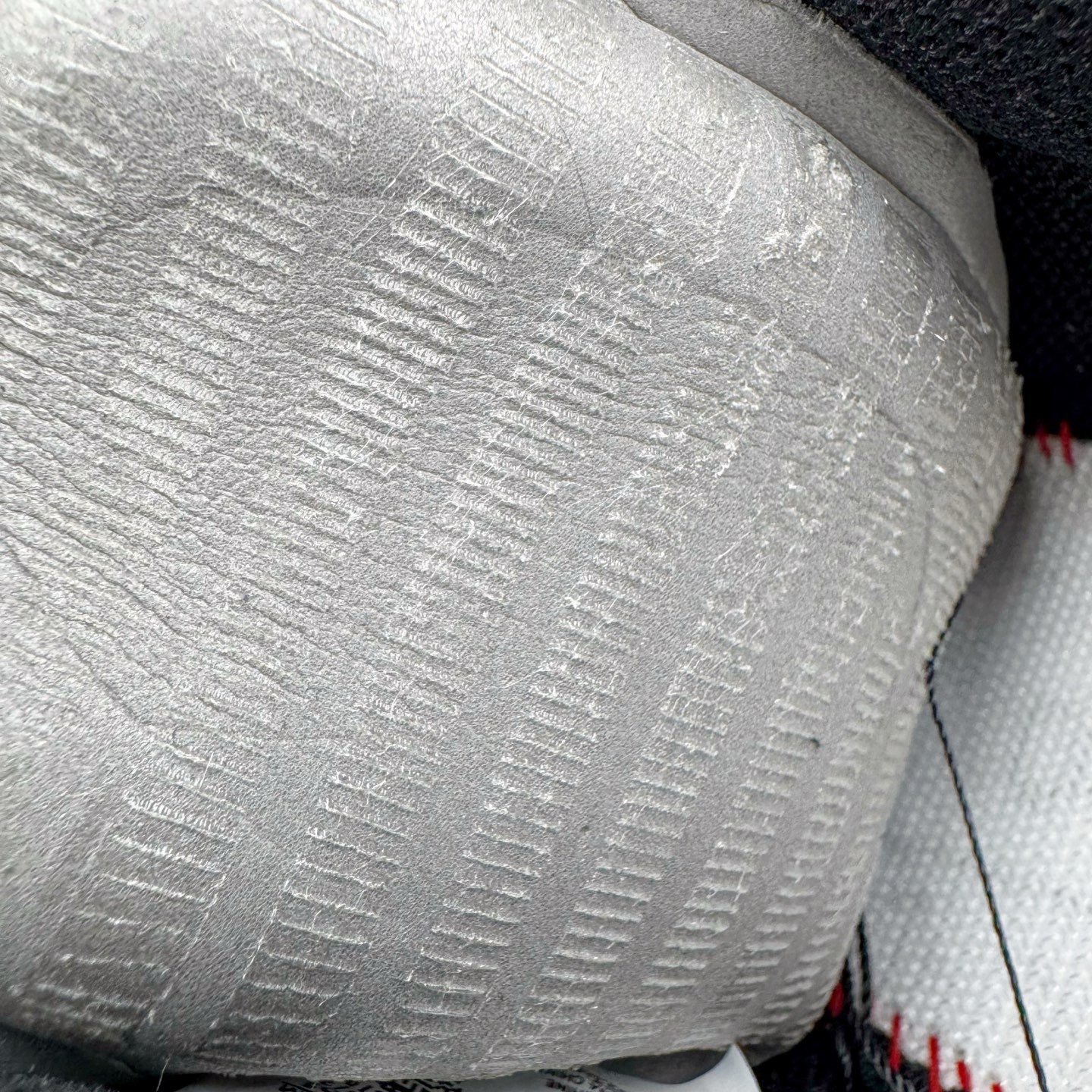 图片[11]-＃G5 NK Air Force 1 Low \’07 空军一号低帮经典板鞋 纯黑 CW2288-001 同步官方2025全新版本 不规则波浪大底咬花 全鞋电脑针车 工整有序 视觉效果满分 原厂拉帮手法 标准四线 密度针距针孔大小控制到位 原装反口里网布海绵 正确卡色网眼大小 新版鞋撑改用纸团代替 原厂港宝加持完美还原灵魂版型 原盒原配从里到外百分百还原 原厂全头层原厂皮料 原标原盒 内置Sole气垫 中底白色背胶 中底划线 已经无限的接近公司 原厂楦头 原厂刺绣 后跟弧度修正 独家私模最大开发到47.5 尺码：35.5 36 36.5 37.5 38 38.5 39 40 40.5 41 42 42.5 43 44 44.5 45 46 47.5-选品中心