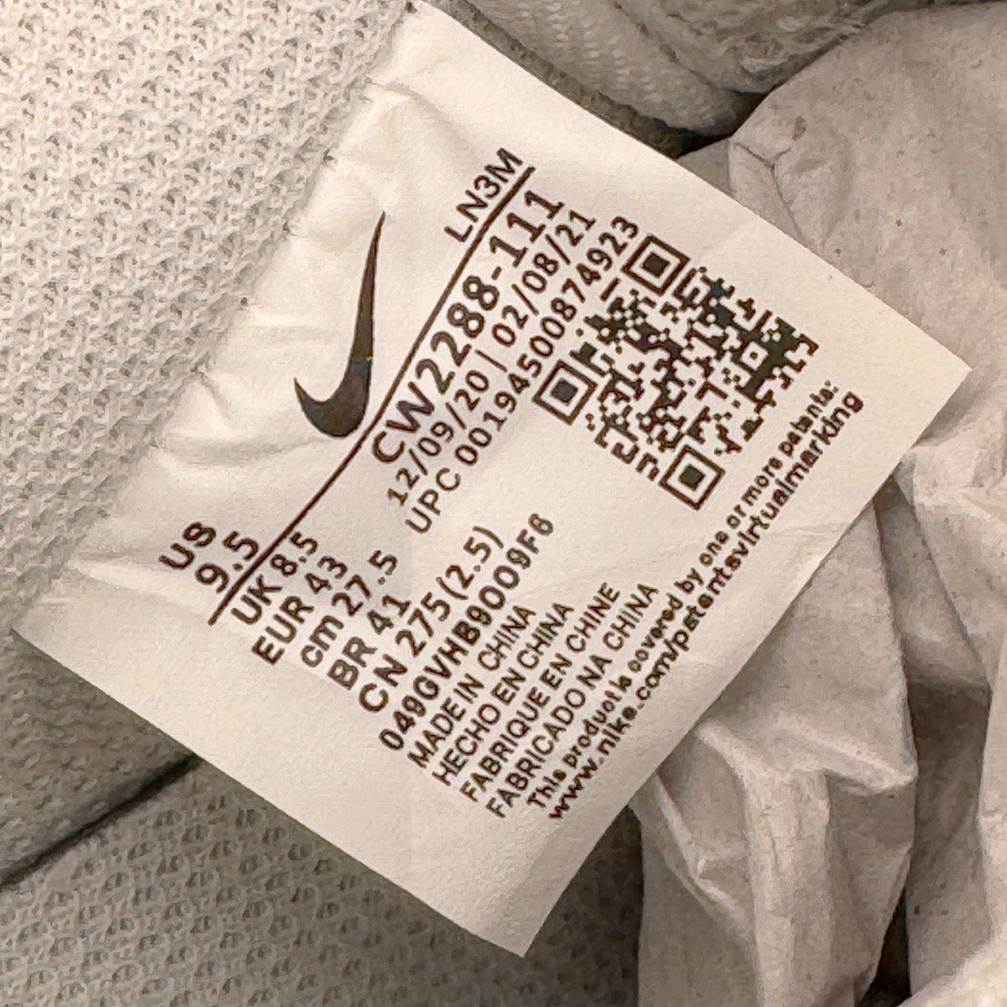 图片[12]-＃G5 NK Air Force 1 Low \’07 空军一号低帮经典板鞋 纯白 CW2288-111 同步官方2025全新版本 不规则波浪大底咬花 全鞋电脑针车 工整有序 视觉效果满分 原厂拉帮手法 标准四线 密度针距针孔大小控制到位 原装反口里网布海绵 正确卡色网眼大小 新版鞋撑改用纸团代替 原厂港宝加持完美还原灵魂版型 原盒原配从里到外百分百还原 原厂全头层原厂皮料 原标原盒 内置Sole气垫 中底白色背胶 中底划线 已经无限的接近公司 原厂楦头 原厂刺绣 后跟弧度修正 独家私模最大开发到47.5 尺码：35.5 36 36.5 37.5 38 38.5 39 40 40.5 41 42 42.5 43 44 44.5 45 46 47.5-选品中心