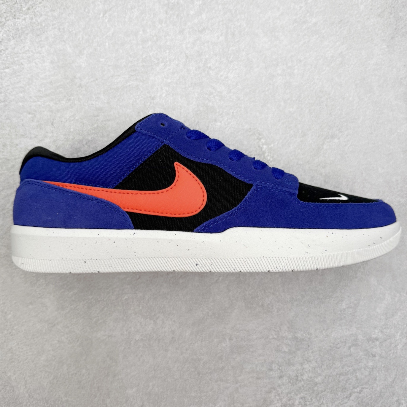 NK SB Force 58 空军58系列低帮休闲运动滑板板鞋 CZ2959-404 鞋面由帆布和麂皮拼接 层次感丰富 搭配硫化外底 耐磨耐穿 鞋舌及中底后跟处饰有SB Logo 表明鞋款身份 采用包边设计 经久耐穿 硫化结构则有效提升灵活性 穿上这款全新推出的创意力作 助你耀动街头 尺码：36 36.5 37.5 38 38.5 39 40 40.5 41 42 42.5 43 44 45-选品中心