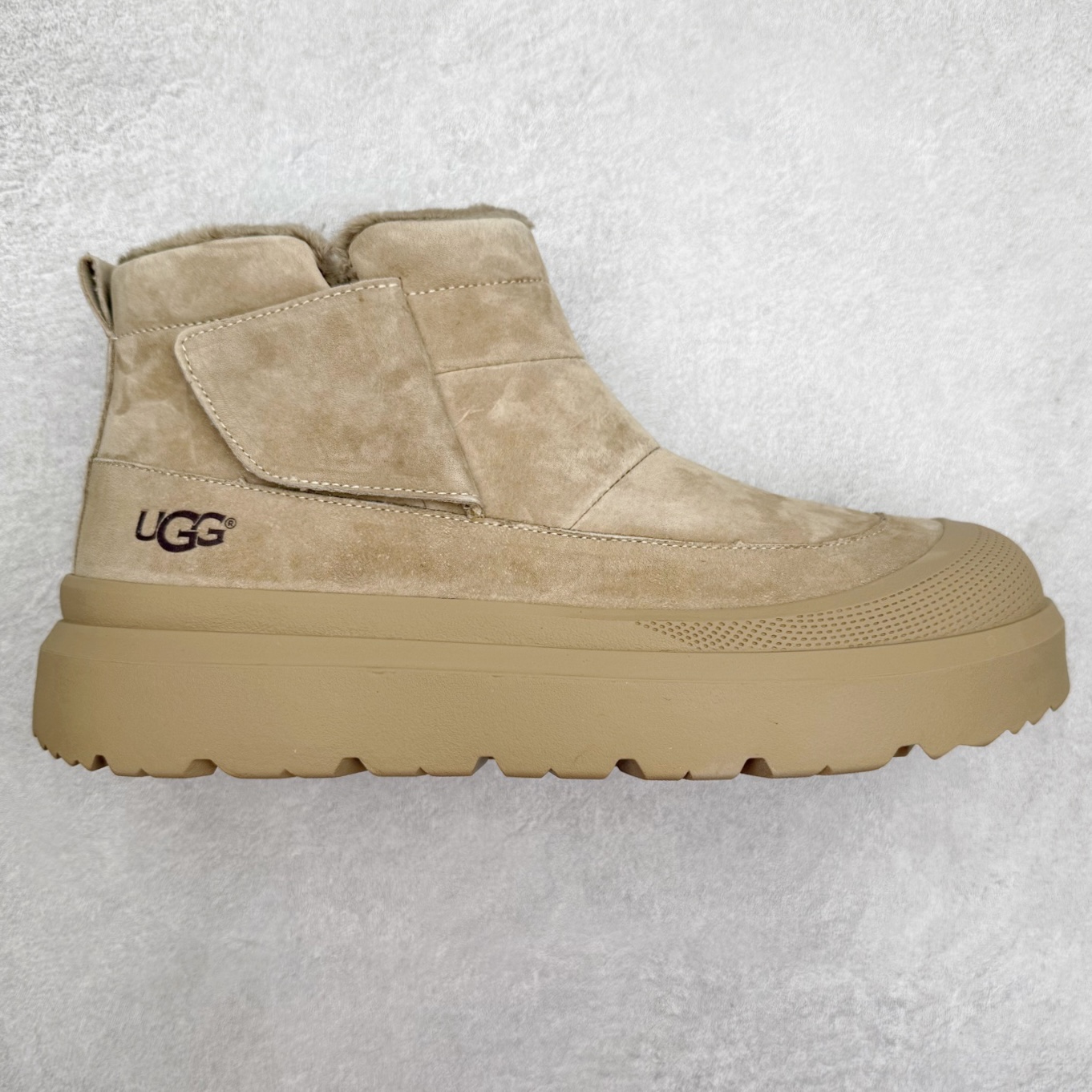 UGG Tasman Weather Hybrid 塔斯曼混合系列轻量休闲鞋 美国UGG秋冬新品（毛绒一体内里🔥保暖锁热）秋冬必备 户外男士高帮休闲马丁靴雪地靴系列 广东大厂品质 秋冬新款 时尚潮流搭配 面料釆用意大利进口磨砂牛皮 全鞋真牛皮材料 大底到五金都是代工厂原材料制作 好货不杀猪 首单质量严格把控 全套官网统一包装 今年冬季防寒户外专用产品 日常随意搭配 型男必备‼尺码：38-44-选品中心