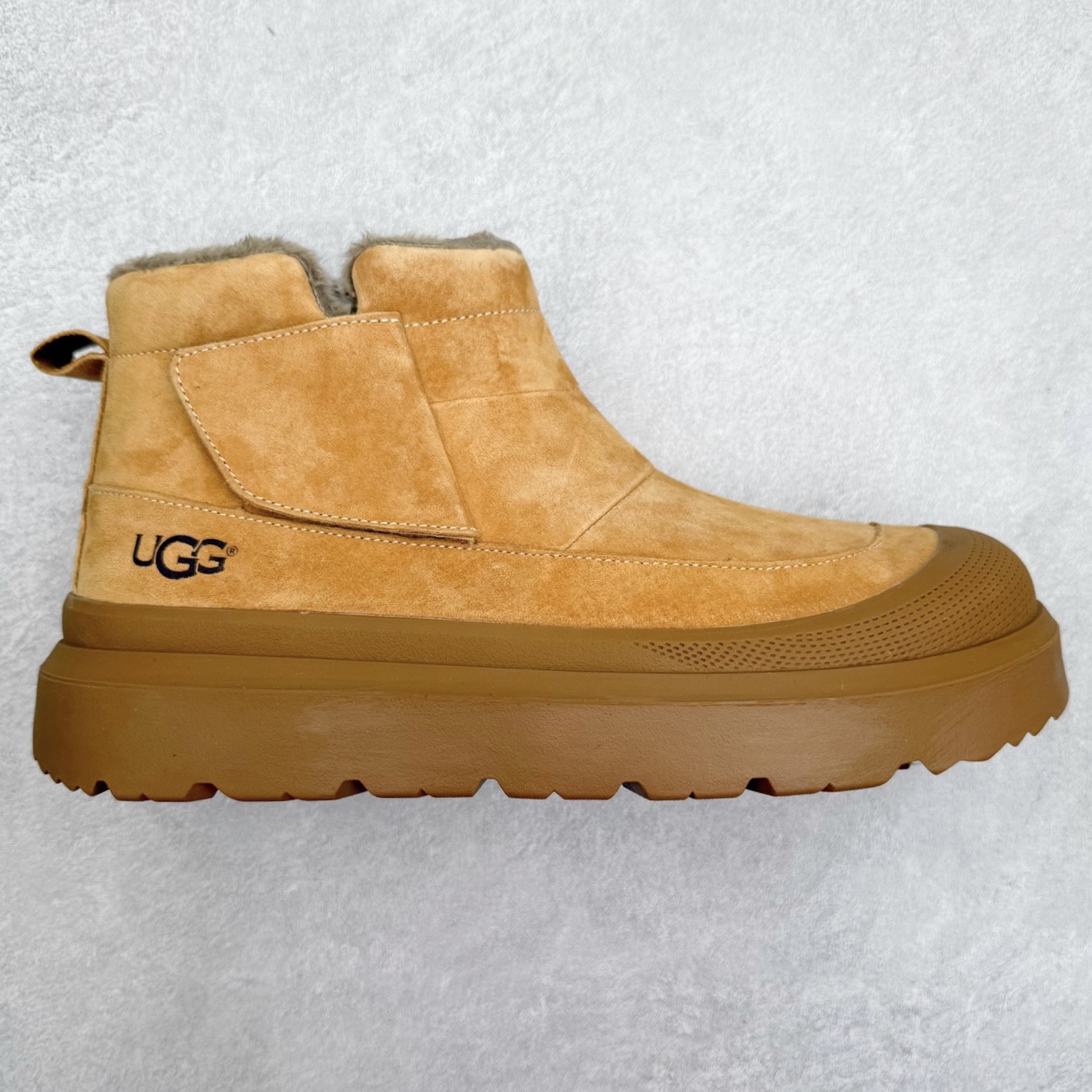 UGG Tasman Weather Hybrid 塔斯曼混合系列轻量休闲鞋 美国UGG秋冬新品（毛绒一体内里🔥保暖锁热）秋冬必备 户外男士高帮休闲马丁靴雪地靴系列 广东大厂品质 秋冬新款 时尚潮流搭配 面料釆用意大利进口磨砂牛皮 全鞋真牛皮材料 大底到五金都是代工厂原材料制作 好货不杀猪 首单质量严格把控 全套官网统一包装 今年冬季防寒户外专用产品 日常随意搭配 型男必备‼尺码：38-44-选品中心