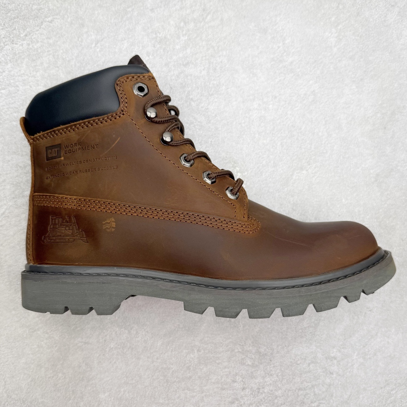 CAT卡特 户外工装轻底休闲马丁靴大黄靴系列 广东大厂品质 全新工艺升级 全鞋真牛皮材料 大底到五金都是代工厂原材料制作 同原版固特异永不开胶工艺 好货不杀猪 首单质量严格把控 全网独家首发 品质毋庸置疑 全套官网统一包装 今年冬季防寒户外专用 日常随意搭配 尺码：39 40 41 42 43 44（皮鞋码）-选品中心