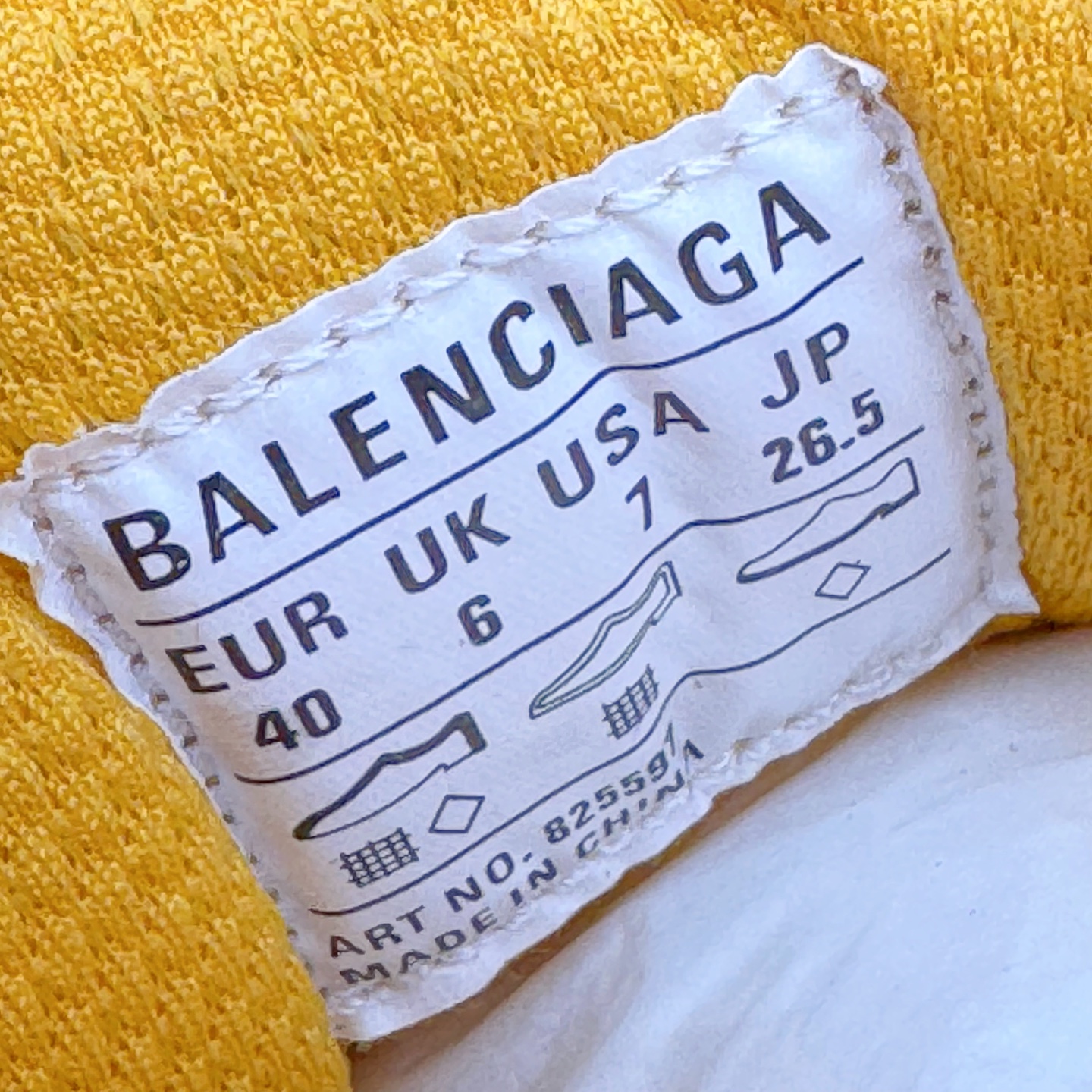 图片[12]-＃VG零售版 BALENCIAGA 3XL Sneakers 巴黎世家十代网布系带低帮走秀复古老爹鞋 全套原纸板楦头开发 最原汁原味的灵魂版型 全鞋荧光划线卡点 胶水把控整洁度追求极致完美 每一双都是工艺品 多重QC质检 超越公司货的品控标准 实实在在的免检产品 原盒原配 正确字体电绣 粗细、位置、大小正确 侧边TPU 透气孔匹配意产原版 正确分离大底 TPU软底 原版一致大底LOGO 立体感十足 原厂皮料水洗做旧 采购原厂网纱 不含皮革 网布材料和聚氨酯 磨损效果 鞋头边缘和后帮 Balenciaga 徽标 鞋面和后跟凸印尺码 鞋舌 3XL 橡胶品牌标识和反光细节 鞋帮拉袢和鞋舌拉祥 配反光细节 备用鞋带在鞋履前侧 可在穿着前取下 便于不同造型搭配 正常尺码 尺码：35 36 37 38 39 40 41 42 43 44 45 46-选品中心