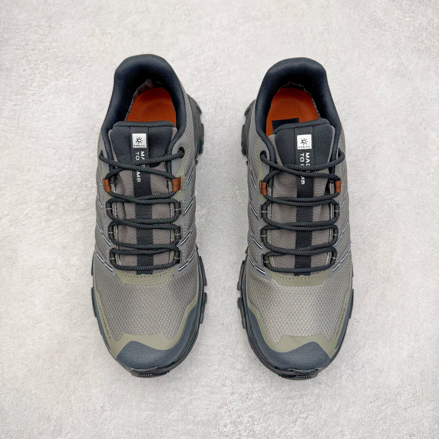图片[2]-＃K版 KAILAS 凯乐石远征5代 FLT 舒适简约经典登山 防滑耐磨防水低帮徒步鞋 KAILAS凯乐石品牌是全球三大全系攀登品牌之一，于2003年创立于中国广州，致力于为有攀登梦想的户外运动员及爱好者，研发制造功能性专业装备，满足他们在极限环境下安全舒适的需求，凯乐石专注于科技面料的开发及专业功能设计，产品线覆盖登山、攀岩、徒步、越野跑山、露营、旅行等多项户外运动，通过运动员的测试反馈，不断进化迭代，产品荣获国内外大奖71座，发明专利21个，更突破性的自主研发攀登器械，打造出中国的攀登硬实力。实拍调校N版已经零色差零失真 百分百还原实物色彩所见即所得 不存在货不对板色差等低级问题 选购参考实物拍摄 不混卖不参货 只用心做好货严格选品 承诺混一赔十 尺码：36 36.5 37.5 38 38.5 39 39.5 40 40.5 41 41.5 42 42.5 43 44 44.5 45-选品中心