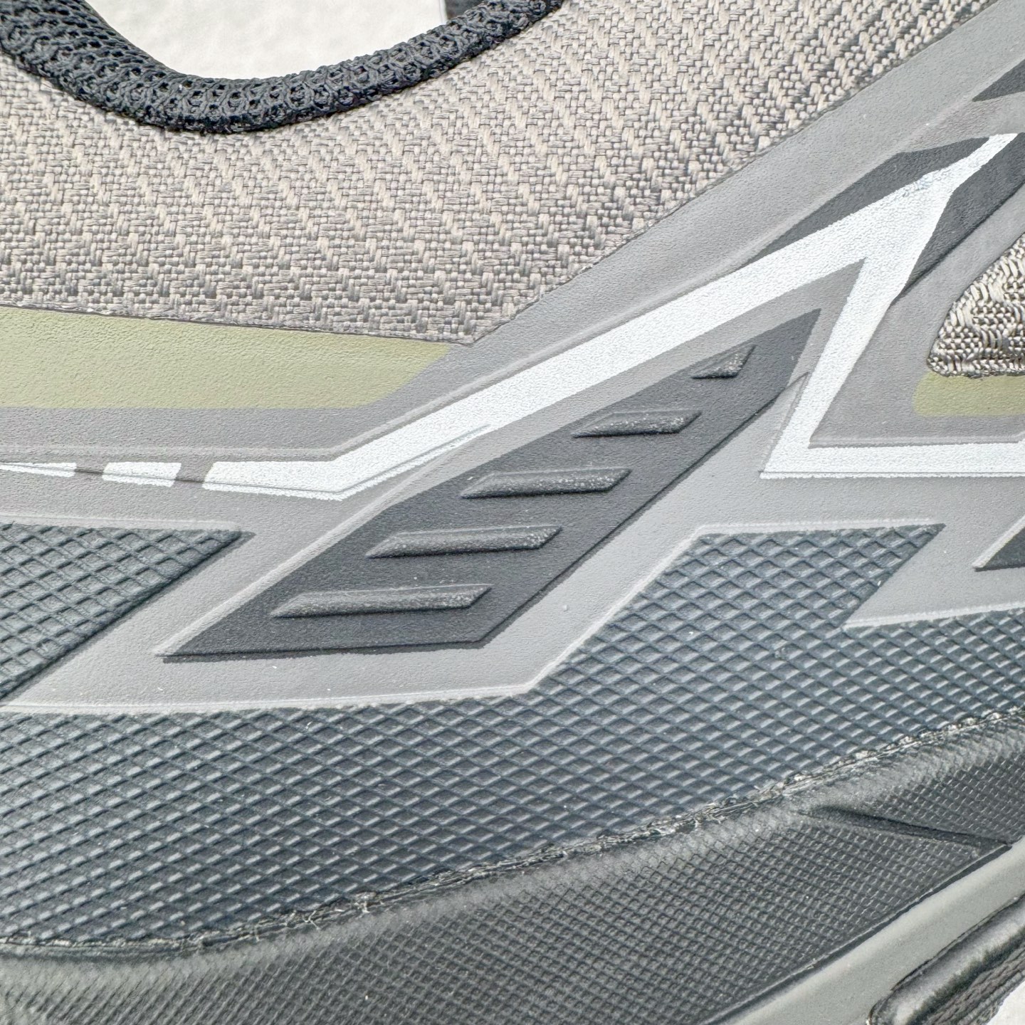 图片[15]-＃K版 KAILAS 凯乐石远征5代 FLT 舒适简约经典登山 防滑耐磨防水低帮徒步鞋 KAILAS凯乐石品牌是全球三大全系攀登品牌之一，于2003年创立于中国广州，致力于为有攀登梦想的户外运动员及爱好者，研发制造功能性专业装备，满足他们在极限环境下安全舒适的需求，凯乐石专注于科技面料的开发及专业功能设计，产品线覆盖登山、攀岩、徒步、越野跑山、露营、旅行等多项户外运动，通过运动员的测试反馈，不断进化迭代，产品荣获国内外大奖71座，发明专利21个，更突破性的自主研发攀登器械，打造出中国的攀登硬实力。实拍调校N版已经零色差零失真 百分百还原实物色彩所见即所得 不存在货不对板色差等低级问题 选购参考实物拍摄 不混卖不参货 只用心做好货严格选品 承诺混一赔十 尺码：36 36.5 37.5 38 38.5 39 39.5 40 40.5 41 41.5 42 42.5 43 44 44.5 45-选品中心