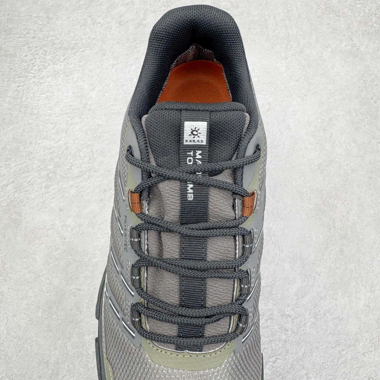 图片[5]-＃K版 KAILAS 凯乐石远征5代 FLT 舒适简约经典登山 防滑耐磨防水低帮徒步鞋 KAILAS凯乐石品牌是全球三大全系攀登品牌之一，于2003年创立于中国广州，致力于为有攀登梦想的户外运动员及爱好者，研发制造功能性专业装备，满足他们在极限环境下安全舒适的需求，凯乐石专注于科技面料的开发及专业功能设计，产品线覆盖登山、攀岩、徒步、越野跑山、露营、旅行等多项户外运动，通过运动员的测试反馈，不断进化迭代，产品荣获国内外大奖71座，发明专利21个，更突破性的自主研发攀登器械，打造出中国的攀登硬实力。实拍调校N版已经零色差零失真 百分百还原实物色彩所见即所得 不存在货不对板色差等低级问题 选购参考实物拍摄 不混卖不参货 只用心做好货严格选品 承诺混一赔十 尺码：36 36.5 37.5 38 38.5 39 39.5 40 40.5 41 41.5 42 42.5 43 44 44.5 45-选品中心