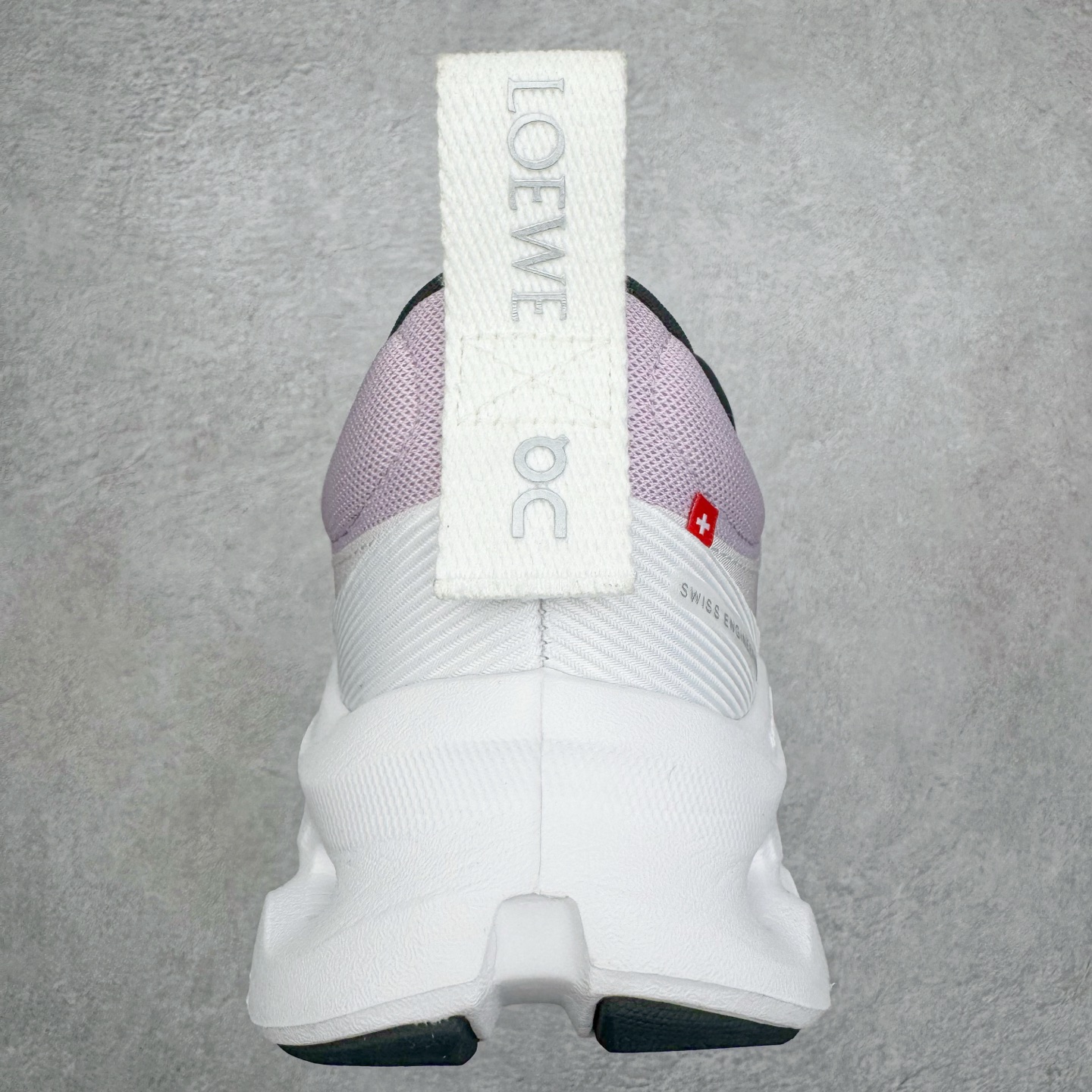 图片[8]-＃M纯原 LOEWE x On Cloudtilt 2.0 昂跑罗意威联名 圆头系带生活休闲鞋 此运动品牌 开创于2010年 缓震着陆、强效回弹、轻柔质感的设计构思始终是ON研制关键 与此同时基于“为全球提供革新性的跑步感受”信念 陆续推出了多款跑鞋及其以专业运动人体跑步工程学为设计关键的功能性跑步服饰设备 让跑者不费力气地畅快畅跑 尺码：36 36.5 37.5 38 38.5 39 40 40.5 41 42 42.5 43 44 44.5 45 46-选品中心