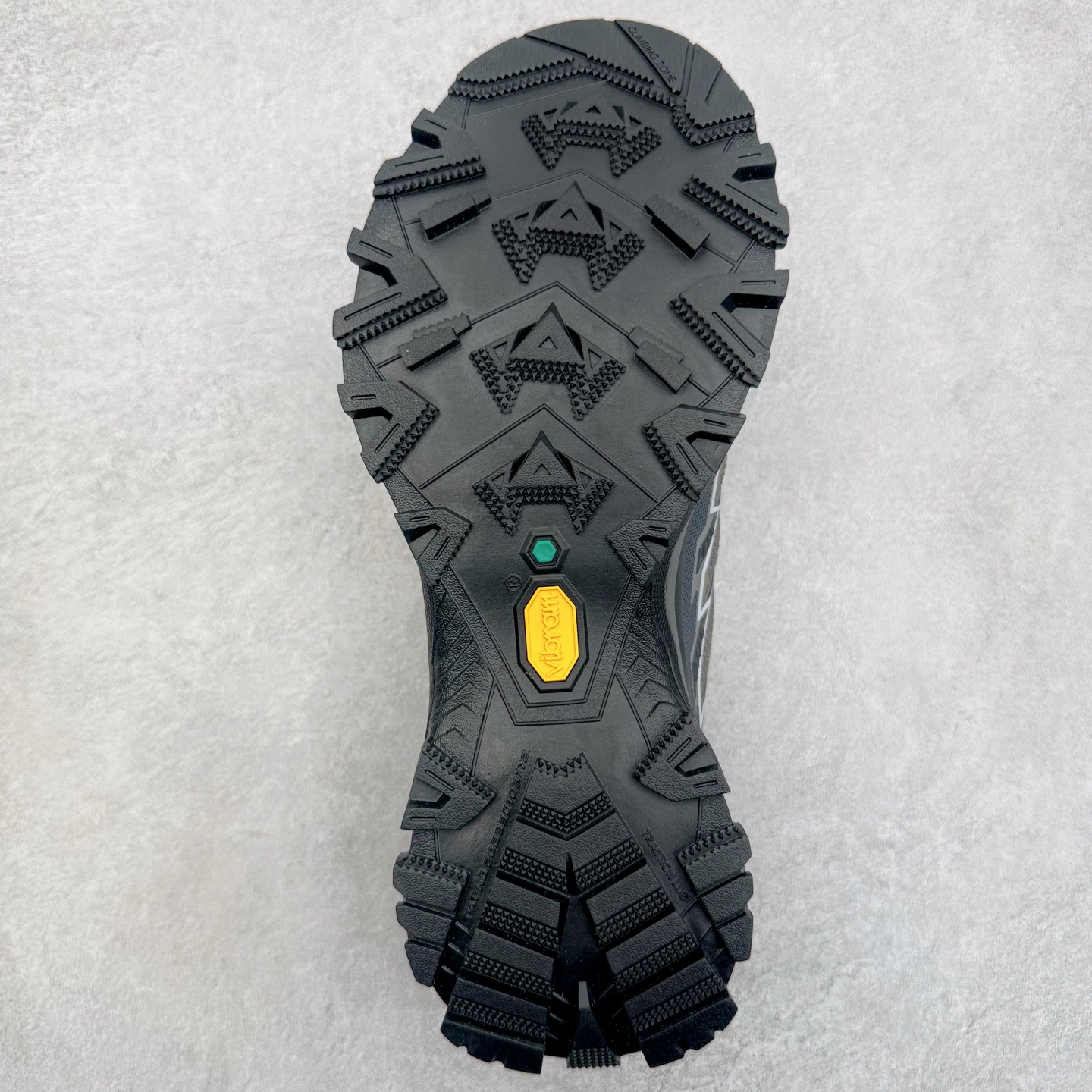 图片[9]-＃K版 KAILAS 凯乐石远征5代 FLT 舒适简约经典登山 防滑耐磨防水低帮徒步鞋 KAILAS凯乐石品牌是全球三大全系攀登品牌之一，于2003年创立于中国广州，致力于为有攀登梦想的户外运动员及爱好者，研发制造功能性专业装备，满足他们在极限环境下安全舒适的需求，凯乐石专注于科技面料的开发及专业功能设计，产品线覆盖登山、攀岩、徒步、越野跑山、露营、旅行等多项户外运动，通过运动员的测试反馈，不断进化迭代，产品荣获国内外大奖71座，发明专利21个，更突破性的自主研发攀登器械，打造出中国的攀登硬实力。实拍调校N版已经零色差零失真 百分百还原实物色彩所见即所得 不存在货不对板色差等低级问题 选购参考实物拍摄 不混卖不参货 只用心做好货严格选品 承诺混一赔十 尺码：36 36.5 37.5 38 38.5 39 39.5 40 40.5 41 41.5 42 42.5 43 44 44.5 45-选品中心