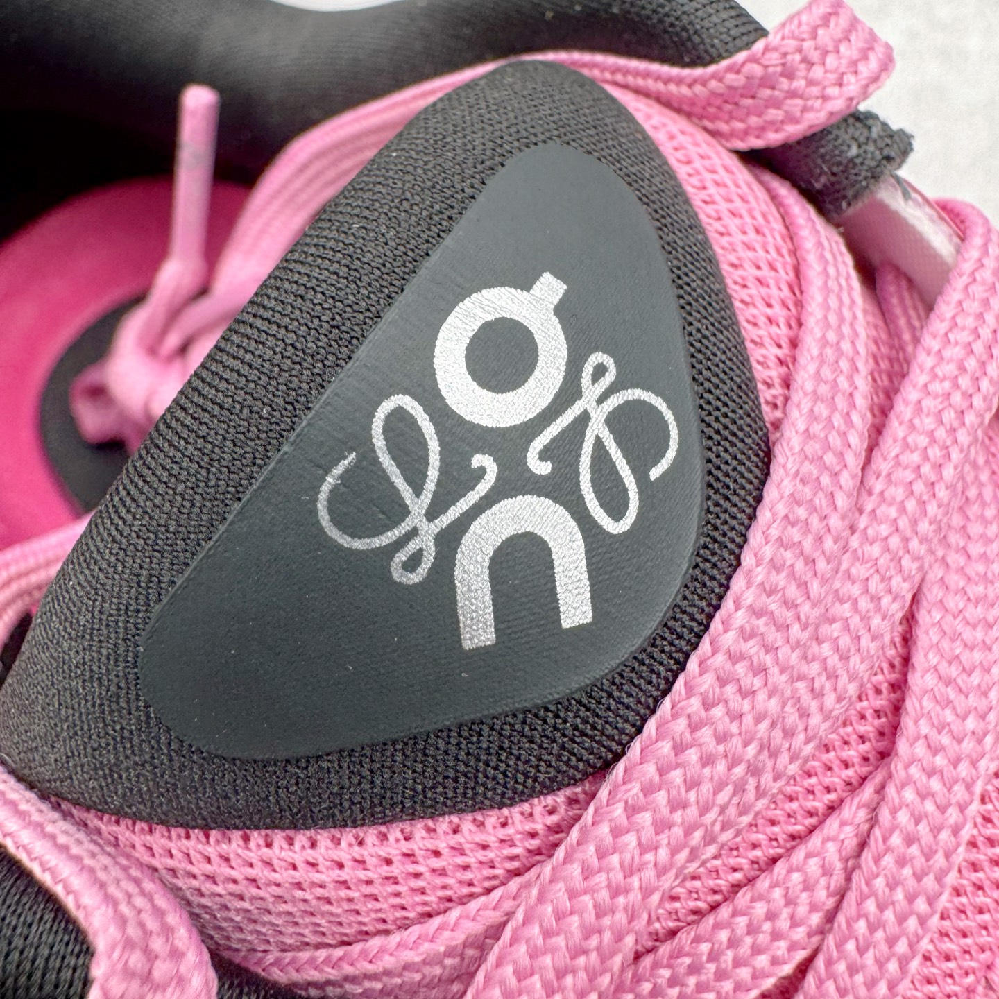 图片[14]-＃M纯原 LOEWE x On Cloudtilt 2.0 昂跑罗意威联名 圆头系带生活休闲鞋 此运动品牌 开创于2010年 缓震着陆、强效回弹、轻柔质感的设计构思始终是ON研制关键 与此同时基于“为全球提供革新性的跑步感受”信念 陆续推出了多款跑鞋及其以专业运动人体跑步工程学为设计关键的功能性跑步服饰设备 让跑者不费力气地畅快畅跑 尺码：36 36.5 37.5 38 38.5 39 40 40.5 41 42 42.5 43 44 44.5 45 46-选品中心