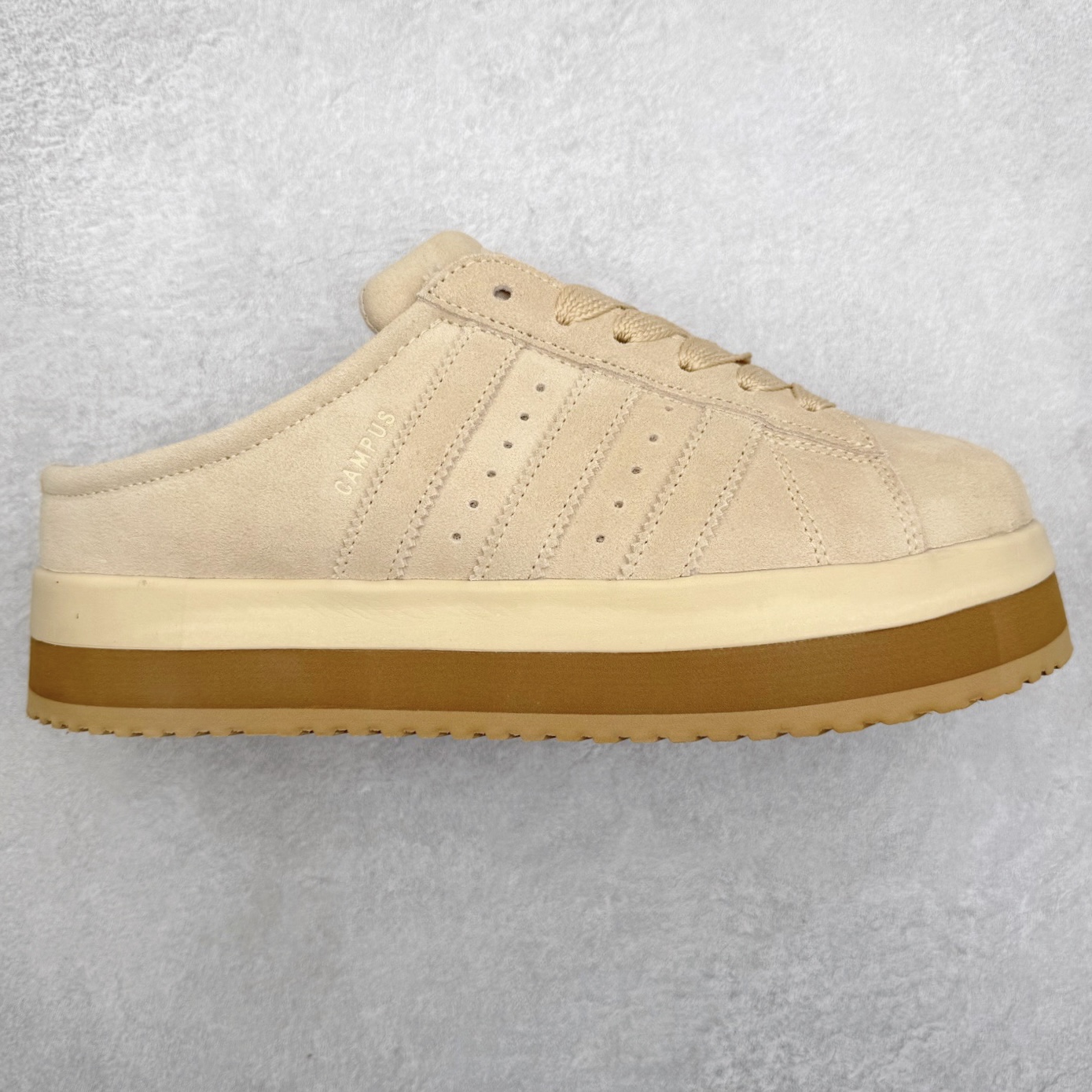 AD Originals CAMPUS 00S 面包鞋经典复古舒适包头拖鞋 实拍调校N版已经零色差零失真 百分百还原实物色彩所见即所得 不存在货不对板色差等低级问题 选购参考实物拍摄 不混卖不参货 只用心做好货严格选品 承诺混一赔十 尺码：36 36.5 37.5 38 38.5 39 40 40.5 41 42 42.5 43 44 44.5 45-选品中心