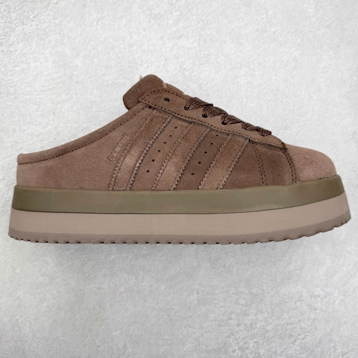 AD Originals CAMPUS 00S 面包鞋经典复古舒适包头拖鞋 实拍调校N版已经零色差零失真 百分百还原实物色彩所见即所得 不存在货不对板色差等低级问题 选购参考实物拍摄 不混卖不参货 只用心做好货严格选品 承诺混一赔十 尺码：36 36.5 37.5 38 38.5 39 40 40.5 41 42 42.5 43 44 44.5 45-选品中心