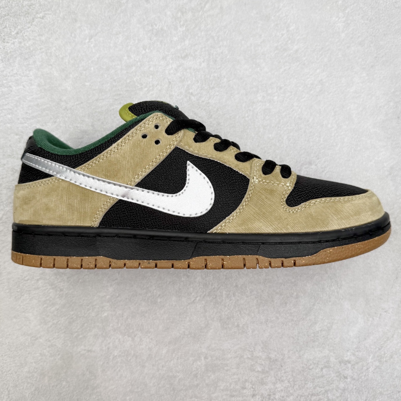 ＃F版 NK SB Dunk Low FQ7585-200 极限压缩利润空间 超乎所想的高性价比 用料绝不含糊 原盒原配 正确耐磨橡胶大底 超高清洁度 全鞋零毛边皮料切割 全套原楦原模倾力打造完美版型 尺码：36 36.5 37.5 38 38.5 39 40 40.5 41 42 42.5 43 44 44.5 45 46 47.5-选品中心