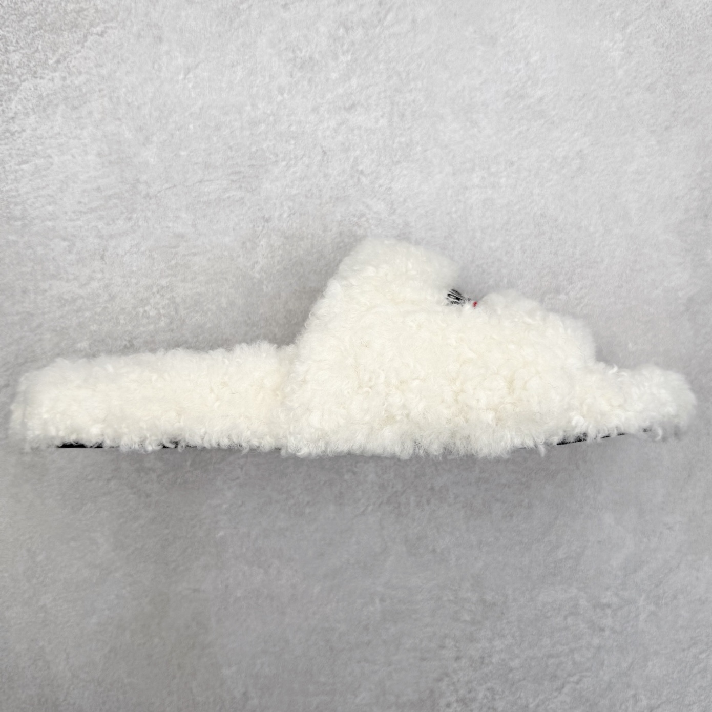 Balenciaga 巴黎世家 2023顶级专柜 秋冬限定 巴黎世家羊毛毛拖拖鞋 巴黎时装周新款 小红书推荐 ➤ 原版开模 代购版本 ➤ 进口小羊毛 ➤ 原版字母拼色 ➤ 原版私膜发泡大底 ➤ 全套专柜包装 尺码：35 36 37 38 39 40 41 42 43 44 45-选品中心