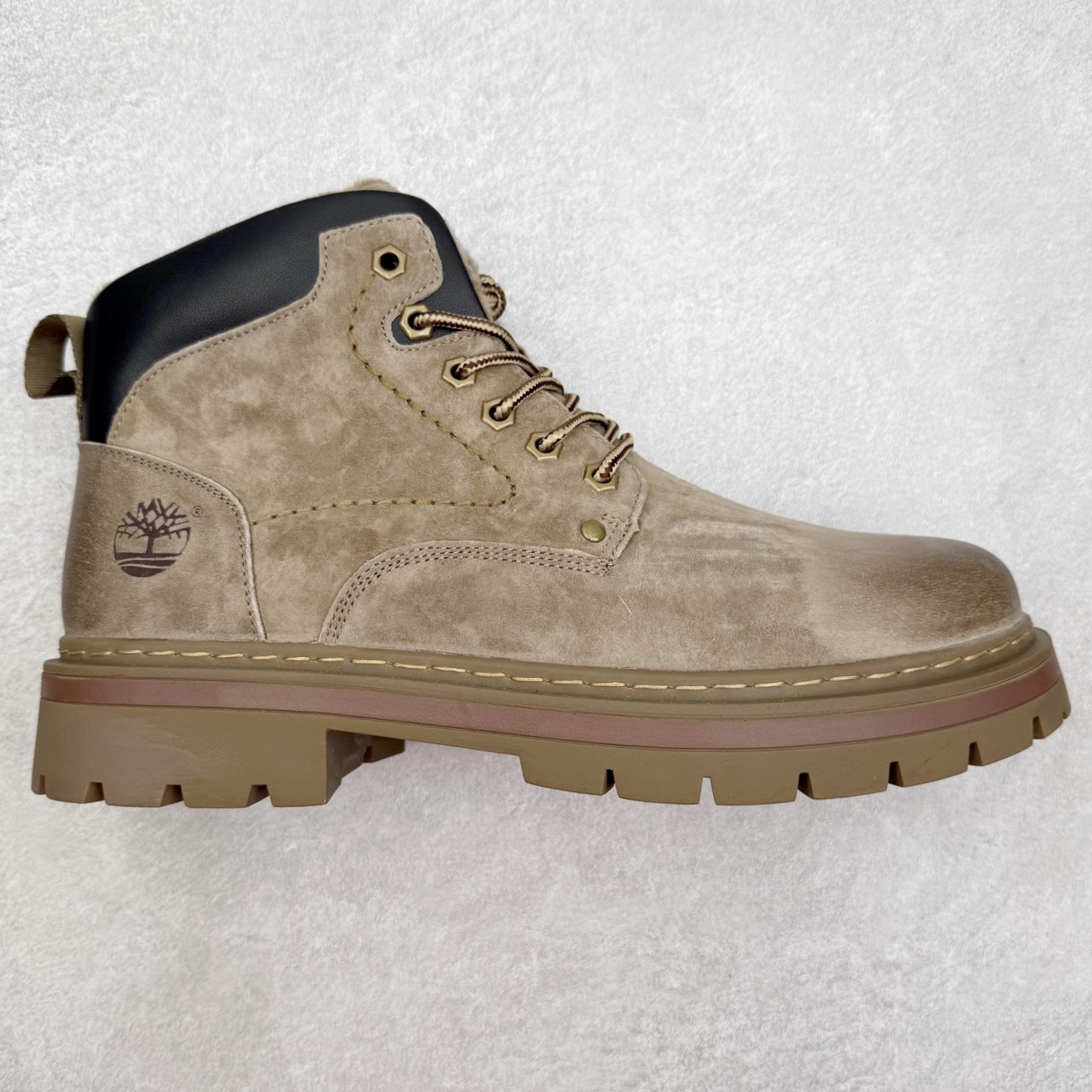 Timberland添柏岚/天伯伦秋冬新品（毛绒内里🔥保暖锁热）秋冬必备户外休闲大黄靴系列 广东大厂品质 原盒原包装 时尚潮流搭配 面料采用意大利🇮🇹顶级磨砂细纹牛皮 搭配防臭防腐真皮乳胶鞋垫 大底到五金都是代工厂原材料制作 同原版固特异永不开胶工艺 好货不杀猪 首单质量严格把控 全网独家首发 品质毋庸置疑 全套官网统一包装 给您完美的穿着体验 质量考究耐穿 型男必备 专治不帅 高品质脚感一流 今年冬季防寒户外专用 日常随意搭配 尺码：38 39 40 41 42 43 44（皮鞋码）-选品中心