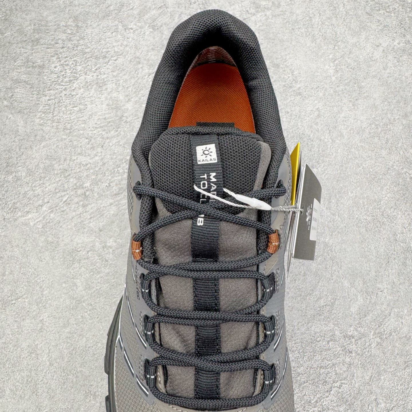 图片[5]-＃K版 KAILAS 凯乐石远征5代 FLT 舒适简约经典登山 防滑耐磨防水低帮徒步鞋 KAILAS凯乐石品牌是全球三大全系攀登品牌之一，于2003年创立于中国广州，致力于为有攀登梦想的户外运动员及爱好者，研发制造功能性专业装备，满足他们在极限环境下安全舒适的需求，凯乐石专注于科技面料的开发及专业功能设计，产品线覆盖登山、攀岩、徒步、越野跑山、露营、旅行等多项户外运动，通过运动员的测试反馈，不断进化迭代，产品荣获国内外大奖71座，发明专利21个，更突破性的自主研发攀登器械，打造出中国的攀登硬实力。实拍调校N版已经零色差零失真 百分百还原实物色彩所见即所得 不存在货不对板色差等低级问题 选购参考实物拍摄 不混卖不参货 只用心做好货严格选品 承诺混一赔十 尺码：36 36.5 37.5 38 38.5 39 39.5 40 40.5 41 41.5 42 42.5 43 44 44.5 45-选品中心
