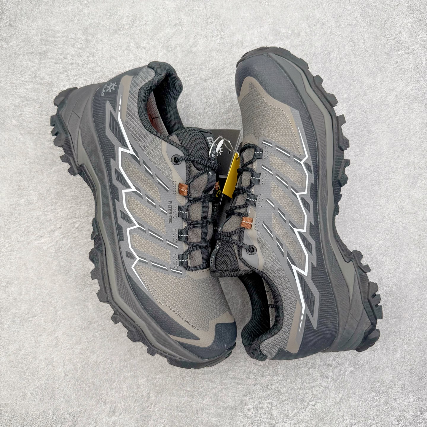 图片[3]-＃K版 KAILAS 凯乐石远征5代 FLT 舒适简约经典登山 防滑耐磨防水低帮徒步鞋 KAILAS凯乐石品牌是全球三大全系攀登品牌之一，于2003年创立于中国广州，致力于为有攀登梦想的户外运动员及爱好者，研发制造功能性专业装备，满足他们在极限环境下安全舒适的需求，凯乐石专注于科技面料的开发及专业功能设计，产品线覆盖登山、攀岩、徒步、越野跑山、露营、旅行等多项户外运动，通过运动员的测试反馈，不断进化迭代，产品荣获国内外大奖71座，发明专利21个，更突破性的自主研发攀登器械，打造出中国的攀登硬实力。实拍调校N版已经零色差零失真 百分百还原实物色彩所见即所得 不存在货不对板色差等低级问题 选购参考实物拍摄 不混卖不参货 只用心做好货严格选品 承诺混一赔十 尺码：36 36.5 37.5 38 38.5 39 39.5 40 40.5 41 41.5 42 42.5 43 44 44.5 45-选品中心