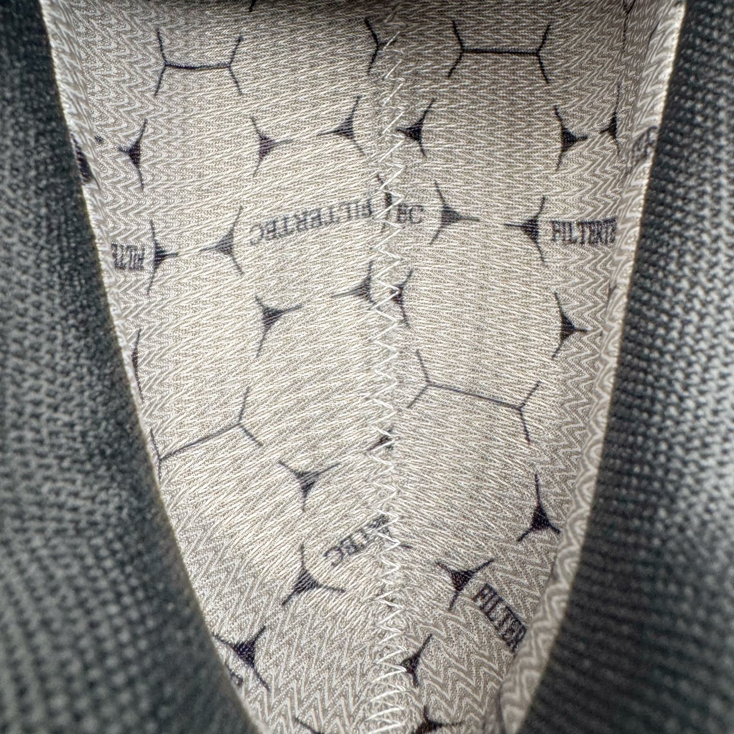 图片[10]-＃K版 KAILAS 凯乐石远征5代 FLT 舒适简约经典登山 防滑耐磨防水低帮徒步鞋 KAILAS凯乐石品牌是全球三大全系攀登品牌之一，于2003年创立于中国广州，致力于为有攀登梦想的户外运动员及爱好者，研发制造功能性专业装备，满足他们在极限环境下安全舒适的需求，凯乐石专注于科技面料的开发及专业功能设计，产品线覆盖登山、攀岩、徒步、越野跑山、露营、旅行等多项户外运动，通过运动员的测试反馈，不断进化迭代，产品荣获国内外大奖71座，发明专利21个，更突破性的自主研发攀登器械，打造出中国的攀登硬实力。实拍调校N版已经零色差零失真 百分百还原实物色彩所见即所得 不存在货不对板色差等低级问题 选购参考实物拍摄 不混卖不参货 只用心做好货严格选品 承诺混一赔十 尺码：36 36.5 37.5 38 38.5 39 39.5 40 40.5 41 41.5 42 42.5 43 44 44.5 45-选品中心