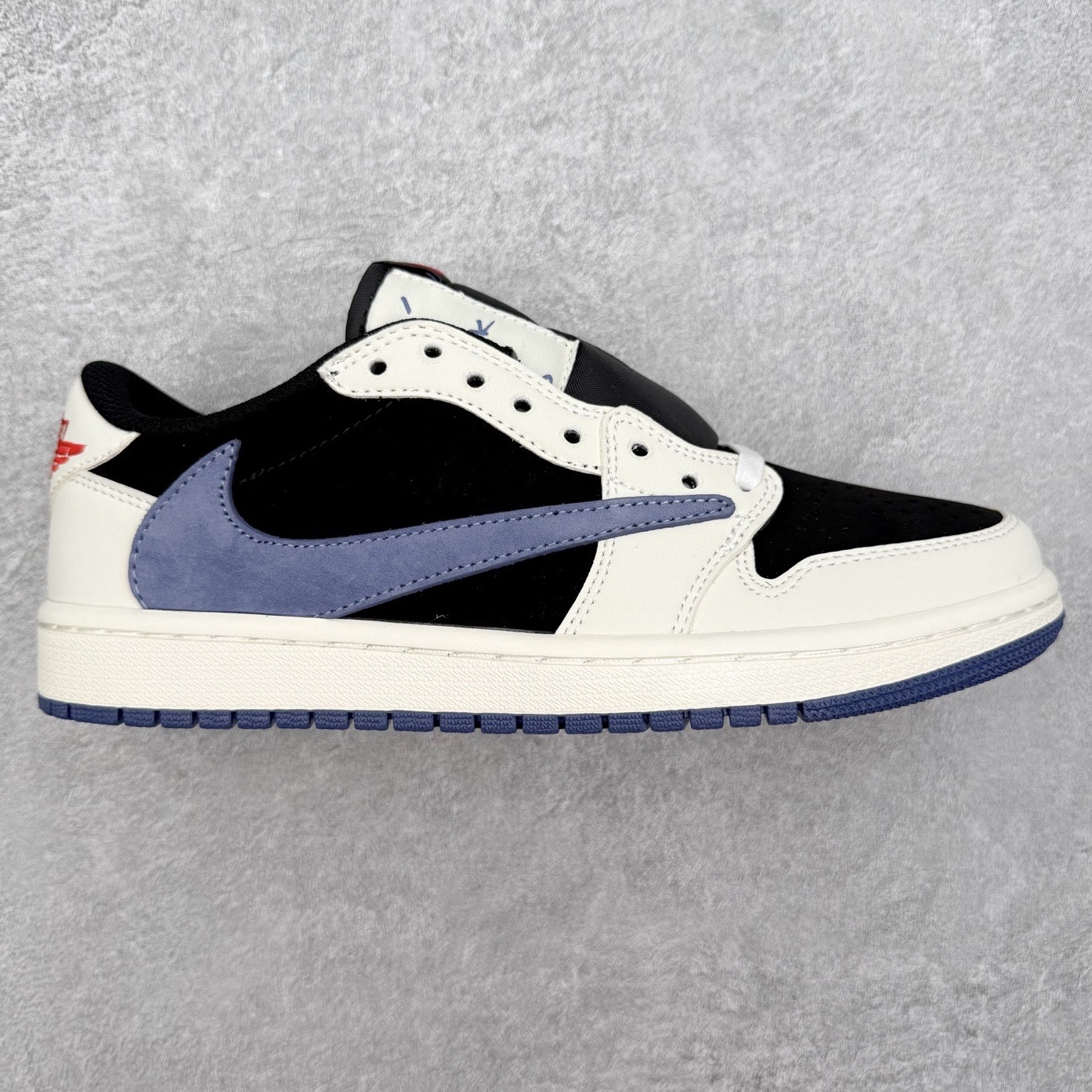 ＃TG特价福利 TS x Air Jordan AJ1 Low 倒钩低帮联名配色 性价比批次 原盒原配 大厂出品 原厂楦头纸板数据开发 鞋型公整不松垮 采购头层皮料冲裁 高整洁度 上脚原汁原味的公司货既视感 原底独立模具 中底四线拉帮完美走线 原模大底咬花 实拍调校N版已经零色差零失真 百分百还原实物色彩所见即所得 不存在货不对板色差等低级问题 选购参考实物拍摄 不混卖不参货 只用心做好货严格选品 承诺混一赔十 尺码：36 36.5 37.5 38 38.5 39 40 40.5 41 42 42.5 43 44 44.5 45 46 47.5-选品中心