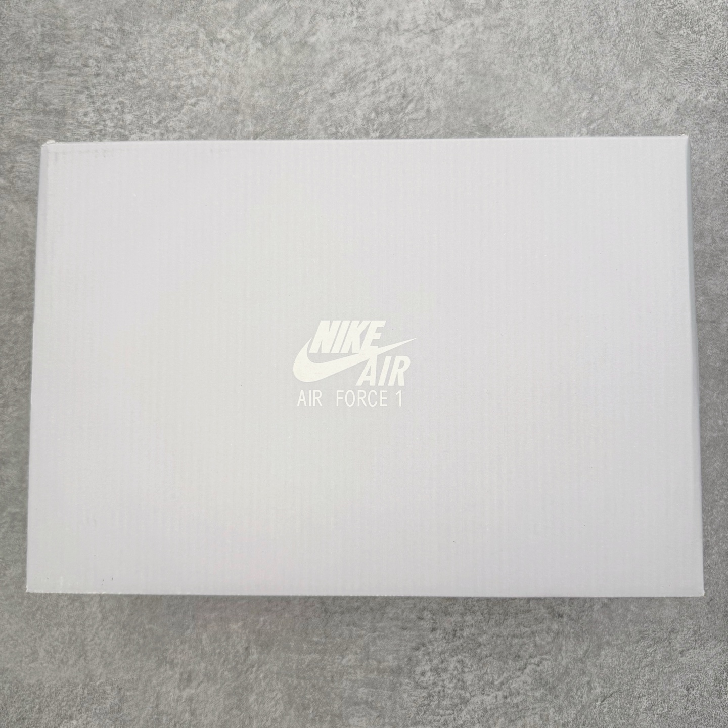 图片[22]-＃G5 NK Air Force 1 Low \’07 空军一号低帮经典板鞋 纯黑 哑光 CW2288-001 同步官方2025全新版本 不规则波浪大底咬花 全鞋电脑针车 工整有序 视觉效果满分 原厂拉帮手法 标准四线 密度针距针孔大小控制到位 原装反口里网布海绵 正确卡色网眼大小 新版鞋撑改用纸团代替 原厂港宝加持完美还原灵魂版型 原盒原配从里到外百分百还原 原厂全头层原厂皮料 原标原盒 内置Sole气垫 中底白色背胶 中底划线 已经无限的接近公司 原厂楦头 原厂刺绣 后跟弧度修正 独家私模最大开发到47.5 尺码：35.5 36 36.5 37.5 38 38.5 39 40 40.5 41 42 42.5 43 44 44.5 45 46 47.5-选品中心