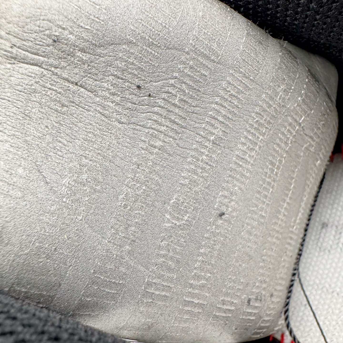 图片[11]-＃G5 NK Air Force 1 Low \’07 空军一号低帮经典板鞋 纯黑 哑光 CW2288-001 同步官方2025全新版本 不规则波浪大底咬花 全鞋电脑针车 工整有序 视觉效果满分 原厂拉帮手法 标准四线 密度针距针孔大小控制到位 原装反口里网布海绵 正确卡色网眼大小 新版鞋撑改用纸团代替 原厂港宝加持完美还原灵魂版型 原盒原配从里到外百分百还原 原厂全头层原厂皮料 原标原盒 内置Sole气垫 中底白色背胶 中底划线 已经无限的接近公司 原厂楦头 原厂刺绣 后跟弧度修正 独家私模最大开发到47.5 尺码：35.5 36 36.5 37.5 38 38.5 39 40 40.5 41 42 42.5 43 44 44.5 45 46 47.5-选品中心