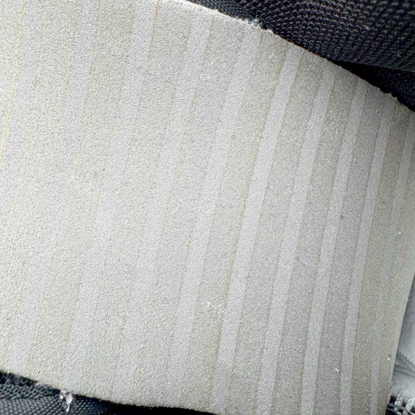 图片[10]-＃YC纯原 NK Dunk Low 渐变熊猫 DD1391-100 当熊猫配色突破常规，以黑白为画布，用渐变蓝Swoosh划破沉寂。如同夜色中透出的一抹月光，从鞋跟向鞋尖自然晕染，让经典瞬间拥有流动的诗意。鞋侧箭头如疾风掠过，与另一面“Ample”字样形成动静平衡的视觉彩蛋，低调宣告个性主张。定制系列天花板 无原鞋不开发 全系列得物原鞋一比一校对开发 配色持续更新中 终端对接 优势输出 全套原厂楦头原纸板数据档案倾力打造 原汁原味莞产 极致还原 圈内最强针车工艺 高端零售指定版 广东原厂配套原盒原标 鞋盒分三个尺码段 原厂冲刀 超高清洁度 全鞋零毛边皮料切割 采用原厂百宏鞋带以及原厂百宏织唛舌标 内标可供原厂几率过验 进口原装条纹中底布 四线拉帮白色点胶 原厂拉帮手法遵循公司 原厂电绣 极致还原 尺码：36 36.5 37.5 38 38.5 39 40 40.5 41 42 42.5 43 44 44.5 45 46-选品中心