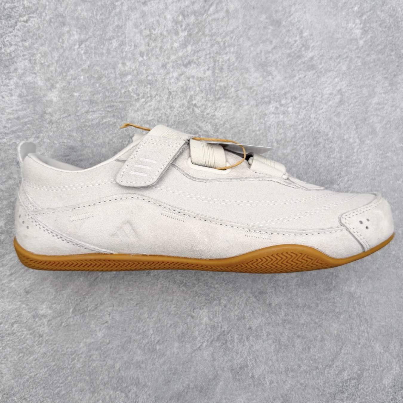 图片[4]-AD FOS URBAN REVERIE 舒适百搭 耐磨 低帮 生活休闲鞋 实拍调校N版已经零色差零失真 百分百还原实物色彩所见即所得 不存在货不对板色差等低级问题 选购参考实物拍摄 不混卖不参货 只用心做好货严格选品 承诺混一赔十 尺码：36 36.5 37.5 38 38.5 39 40 40.5 41 42 42.5 43 44 44.5 45-选品中心