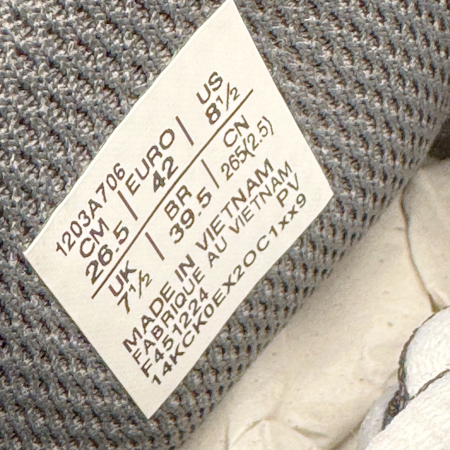 图片[11]-＃ZC总裁 Asics Gel-Kayano K14 亚瑟士系列复古舒适织物合成革减震防滑耐磨低帮休闲跑步鞋 市场顶级版本 原装纸板楦头开发 独家私模五层组合大底 原厂定制缓震硅胶加持 原盒原配 官方四联吊牌 一比一同步原鞋工艺和用料 鞋面原厂“三明治”多层网布 区别其他同价版本 鞋垫采用原厂OrthoLite欧索莱材质 非普通海玻璃鞋垫 后跟一样采用了GEL缓震胶 整体系列设计非常的科技感 锻炼跑步的同时让你一样时尚百搭 尺码：36 37 37.5 38 39 39.5 40 40.5 41.5 42 42.5 43.5 44 44.5 45 46-选品中心