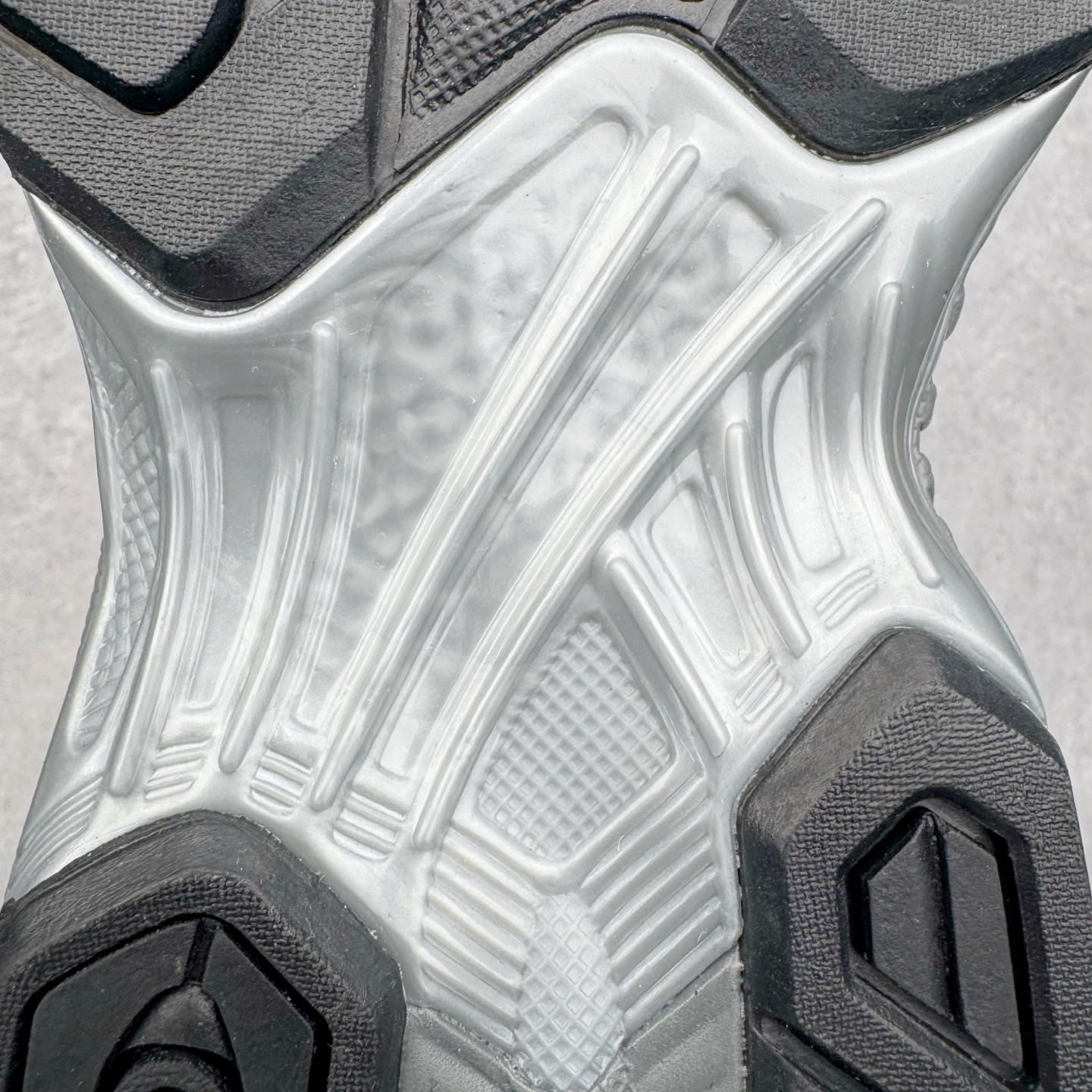 图片[20]-＃ZC总裁 Asics Gel-Kayano K14 亚瑟士系列复古舒适织物合成革减震防滑耐磨低帮休闲跑步鞋 市场顶级版本 原装纸板楦头开发 独家私模五层组合大底 原厂定制缓震硅胶加持 原盒原配 官方四联吊牌 一比一同步原鞋工艺和用料 鞋面原厂“三明治”多层网布 区别其他同价版本 鞋垫采用原厂OrthoLite欧索莱材质 非普通海玻璃鞋垫 后跟一样采用了GEL缓震胶 整体系列设计非常的科技感 锻炼跑步的同时让你一样时尚百搭 尺码：36 37 37.5 38 39 39.5 40 40.5 41.5 42 42.5 43.5 44 44.5 45 46-选品中心