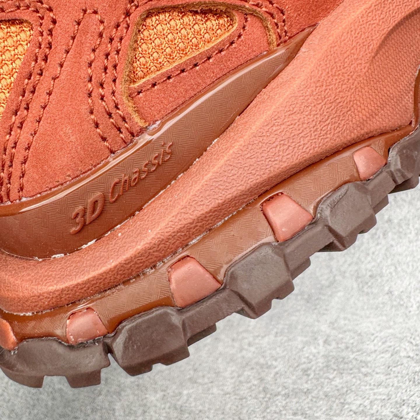 图片[17]-＃GX/绿X JEONGLI x SALOMON XA PRO 3D XA PRO 3D 萨洛蒙联名舒适百搭舒适百搭减震耐磨透气低帮休闲越野跑步鞋 纯原外贸平台特供订单 耗时半年巨作 全套原纸板楦头开发 原厂特供网布配套加持 确保原汁原味 完美呈现版型 原档数据独家私模五层组合大底 男女鞋同步官方开发至46.5 原装Ortholite轻量化鞋垫 中底布带钢印编号 原厂TPU锁扣 进口港宝加持 后跟自然饱满 还原公司包裹性 鞋面采用SENSIFT贴合技术 全方位贴合包裹脚型 鞋跟部鞋底牵引设计 提供强大的抓地性能 更适应野外崎岖不平的道路 其3D ADVANCED CHASSIS底盘 材料轻量大化 钉齿设计更具稳定性 防护性 鞋底易磨损区运用CONTAGRIP高耐磨材料 应对城市硬质路面长距离跑考验 尺码：36 36.5 37.5 38 38.5 39 40 40.5 41 42 42.5 43 44 44.5 45 46 46.5-选品中心