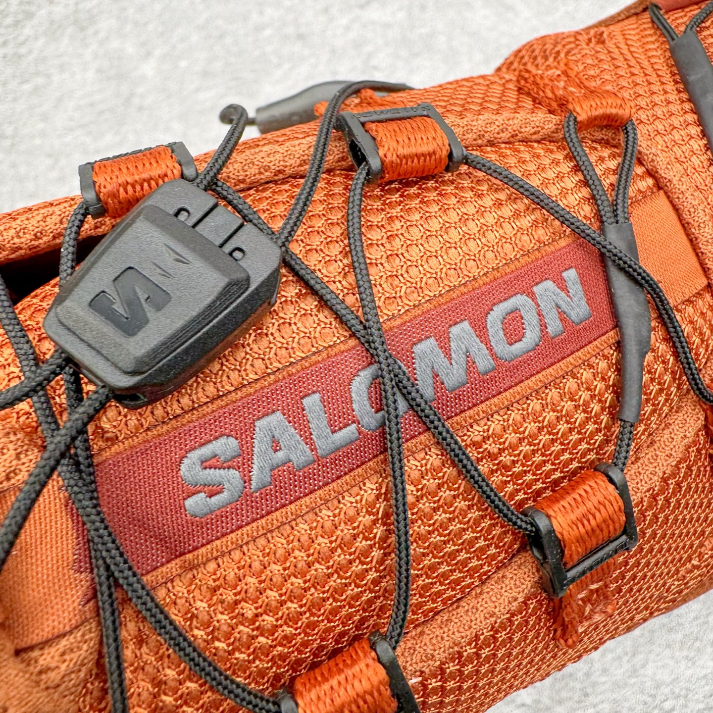 图片[14]-＃GX/绿X JEONGLI x SALOMON XA PRO 3D XA PRO 3D 萨洛蒙联名舒适百搭舒适百搭减震耐磨透气低帮休闲越野跑步鞋 纯原外贸平台特供订单 耗时半年巨作 全套原纸板楦头开发 原厂特供网布配套加持 确保原汁原味 完美呈现版型 原档数据独家私模五层组合大底 男女鞋同步官方开发至46.5 原装Ortholite轻量化鞋垫 中底布带钢印编号 原厂TPU锁扣 进口港宝加持 后跟自然饱满 还原公司包裹性 鞋面采用SENSIFT贴合技术 全方位贴合包裹脚型 鞋跟部鞋底牵引设计 提供强大的抓地性能 更适应野外崎岖不平的道路 其3D ADVANCED CHASSIS底盘 材料轻量大化 钉齿设计更具稳定性 防护性 鞋底易磨损区运用CONTAGRIP高耐磨材料 应对城市硬质路面长距离跑考验 尺码：36 36.5 37.5 38 38.5 39 40 40.5 41 42 42.5 43 44 44.5 45 46 46.5-选品中心