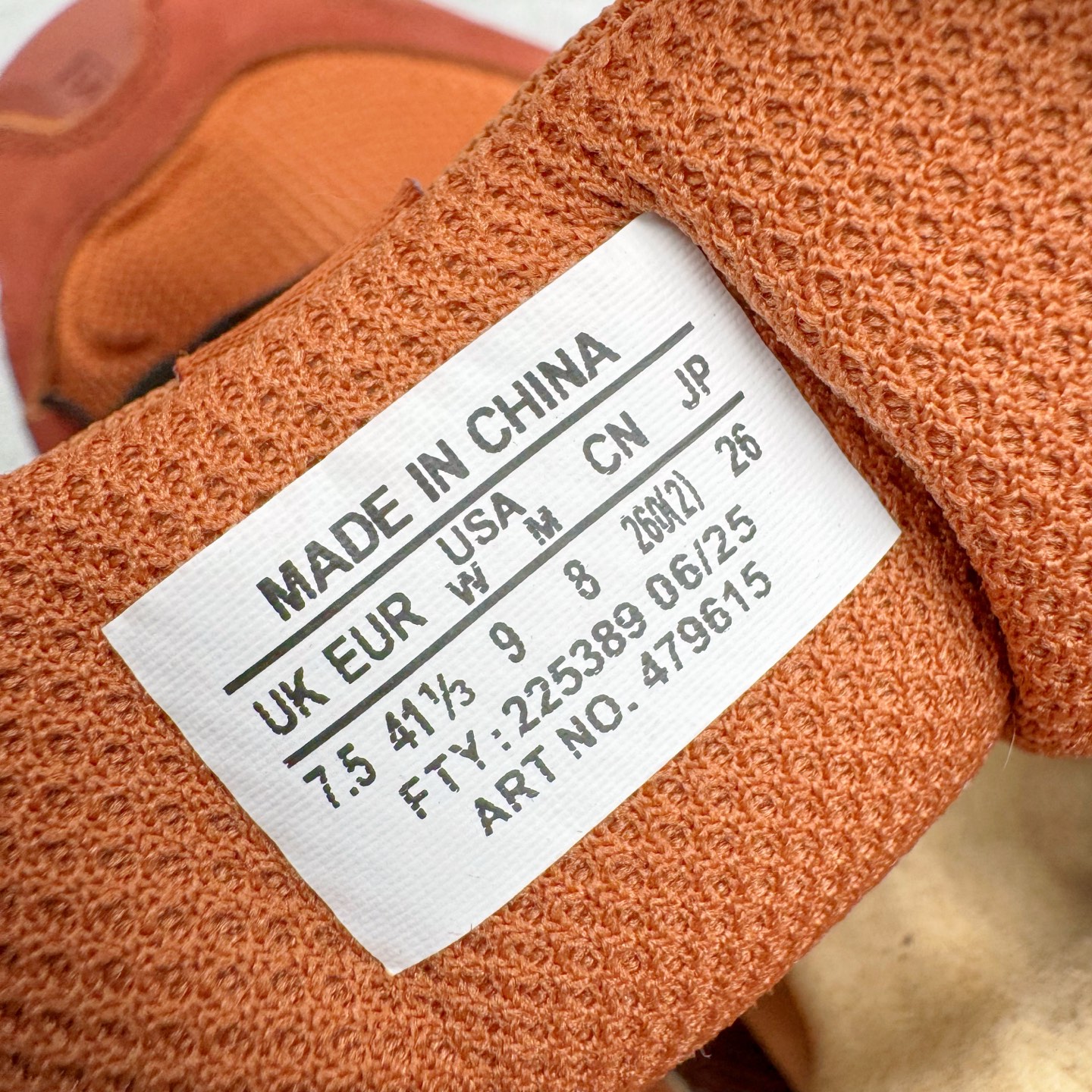 图片[11]-＃GX/绿X JEONGLI x SALOMON XA PRO 3D XA PRO 3D 萨洛蒙联名舒适百搭舒适百搭减震耐磨透气低帮休闲越野跑步鞋 纯原外贸平台特供订单 耗时半年巨作 全套原纸板楦头开发 原厂特供网布配套加持 确保原汁原味 完美呈现版型 原档数据独家私模五层组合大底 男女鞋同步官方开发至46.5 原装Ortholite轻量化鞋垫 中底布带钢印编号 原厂TPU锁扣 进口港宝加持 后跟自然饱满 还原公司包裹性 鞋面采用SENSIFT贴合技术 全方位贴合包裹脚型 鞋跟部鞋底牵引设计 提供强大的抓地性能 更适应野外崎岖不平的道路 其3D ADVANCED CHASSIS底盘 材料轻量大化 钉齿设计更具稳定性 防护性 鞋底易磨损区运用CONTAGRIP高耐磨材料 应对城市硬质路面长距离跑考验 尺码：36 36.5 37.5 38 38.5 39 40 40.5 41 42 42.5 43 44 44.5 45 46 46.5-选品中心