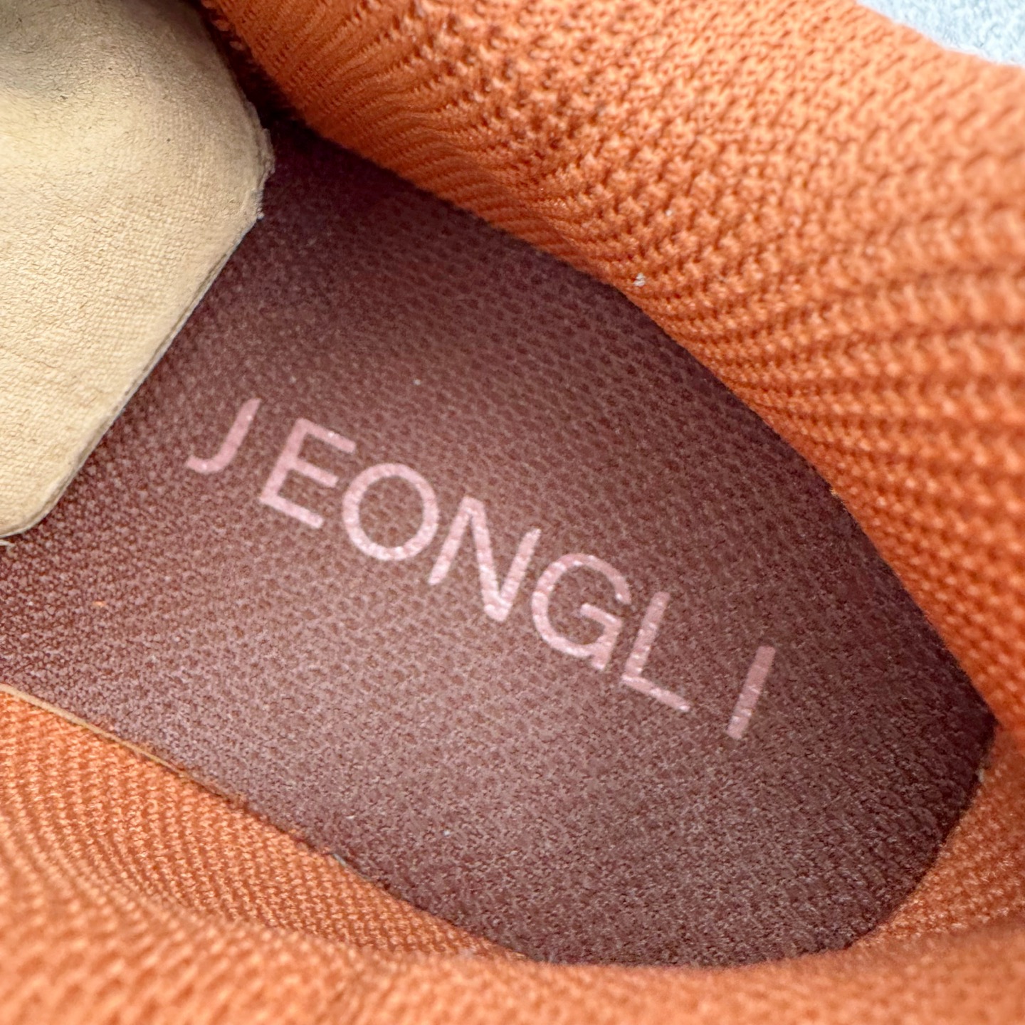 图片[12]-＃GX/绿X JEONGLI x SALOMON XA PRO 3D XA PRO 3D 萨洛蒙联名舒适百搭舒适百搭减震耐磨透气低帮休闲越野跑步鞋 纯原外贸平台特供订单 耗时半年巨作 全套原纸板楦头开发 原厂特供网布配套加持 确保原汁原味 完美呈现版型 原档数据独家私模五层组合大底 男女鞋同步官方开发至46.5 原装Ortholite轻量化鞋垫 中底布带钢印编号 原厂TPU锁扣 进口港宝加持 后跟自然饱满 还原公司包裹性 鞋面采用SENSIFT贴合技术 全方位贴合包裹脚型 鞋跟部鞋底牵引设计 提供强大的抓地性能 更适应野外崎岖不平的道路 其3D ADVANCED CHASSIS底盘 材料轻量大化 钉齿设计更具稳定性 防护性 鞋底易磨损区运用CONTAGRIP高耐磨材料 应对城市硬质路面长距离跑考验 尺码：36 36.5 37.5 38 38.5 39 40 40.5 41 42 42.5 43 44 44.5 45 46 46.5-选品中心