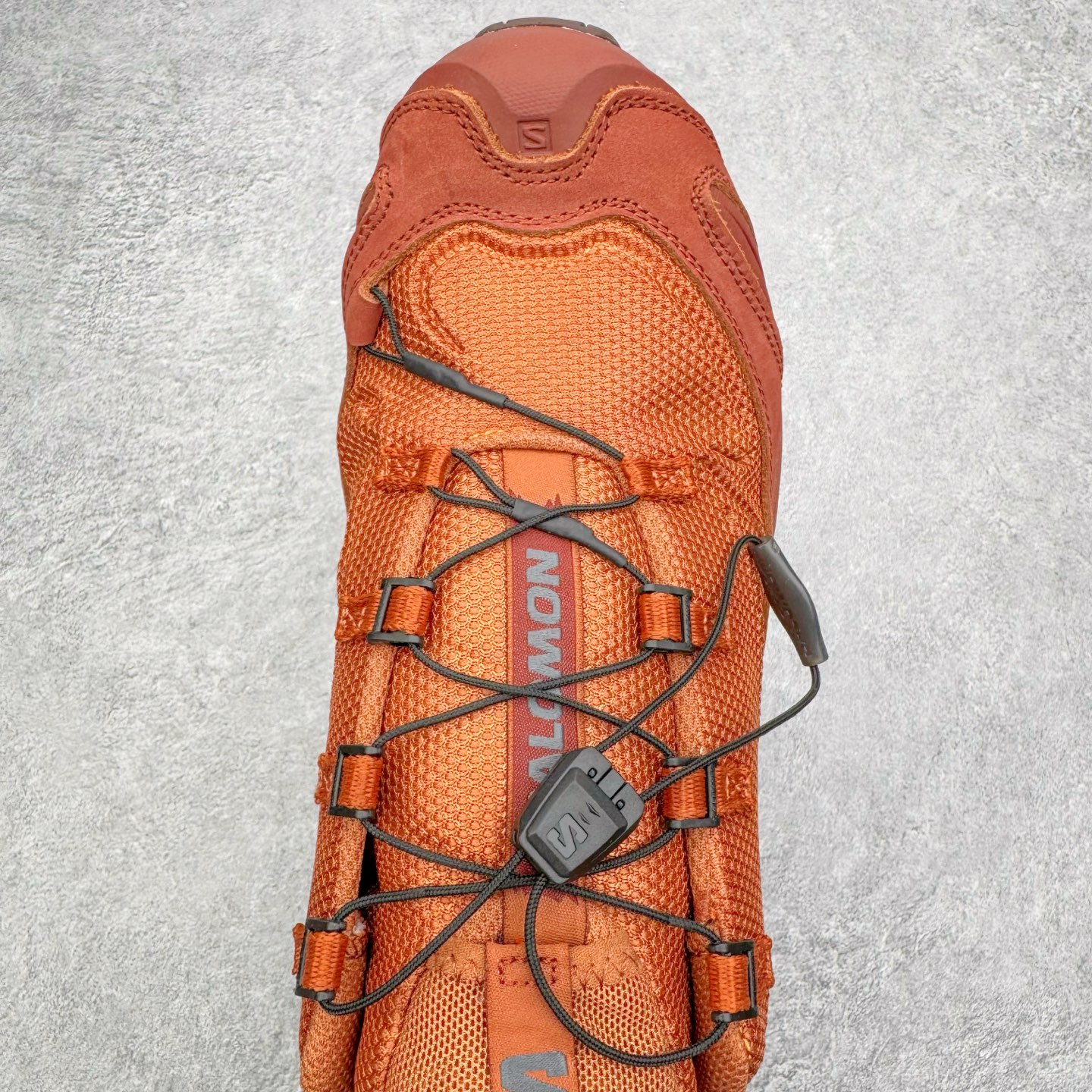 图片[4]-＃GX/绿X JEONGLI x SALOMON XA PRO 3D XA PRO 3D 萨洛蒙联名舒适百搭舒适百搭减震耐磨透气低帮休闲越野跑步鞋 纯原外贸平台特供订单 耗时半年巨作 全套原纸板楦头开发 原厂特供网布配套加持 确保原汁原味 完美呈现版型 原档数据独家私模五层组合大底 男女鞋同步官方开发至46.5 原装Ortholite轻量化鞋垫 中底布带钢印编号 原厂TPU锁扣 进口港宝加持 后跟自然饱满 还原公司包裹性 鞋面采用SENSIFT贴合技术 全方位贴合包裹脚型 鞋跟部鞋底牵引设计 提供强大的抓地性能 更适应野外崎岖不平的道路 其3D ADVANCED CHASSIS底盘 材料轻量大化 钉齿设计更具稳定性 防护性 鞋底易磨损区运用CONTAGRIP高耐磨材料 应对城市硬质路面长距离跑考验 尺码：36 36.5 37.5 38 38.5 39 40 40.5 41 42 42.5 43 44 44.5 45 46 46.5-选品中心