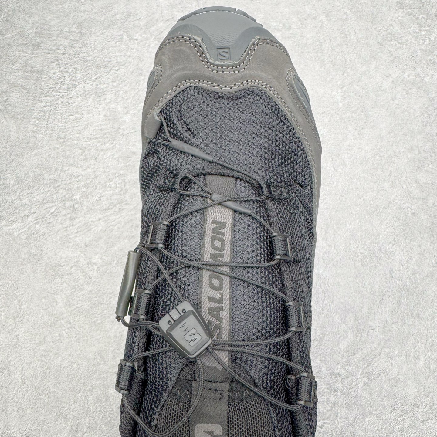 图片[4]-＃GX/绿X JEONGLI x SALOMON XA PRO 3D XA PRO 3D 萨洛蒙联名舒适百搭舒适百搭减震耐磨透气低帮休闲越野跑步鞋 纯原外贸平台特供订单 耗时半年巨作 全套原纸板楦头开发 原厂特供网布配套加持 确保原汁原味 完美呈现版型 原档数据独家私模五层组合大底 男女鞋同步官方开发至46.5 原装Ortholite轻量化鞋垫 中底布带钢印编号 原厂TPU锁扣 进口港宝加持 后跟自然饱满 还原公司包裹性 鞋面采用SENSIFT贴合技术 全方位贴合包裹脚型 鞋跟部鞋底牵引设计 提供强大的抓地性能 更适应野外崎岖不平的道路 其3D ADVANCED CHASSIS底盘 材料轻量大化 钉齿设计更具稳定性 防护性 鞋底易磨损区运用CONTAGRIP高耐磨材料 应对城市硬质路面长距离跑考验 尺码：36 36.5 37.5 38 38.5 39 40 40.5 41 42 42.5 43 44 44.5 45 46 46.5-选品中心