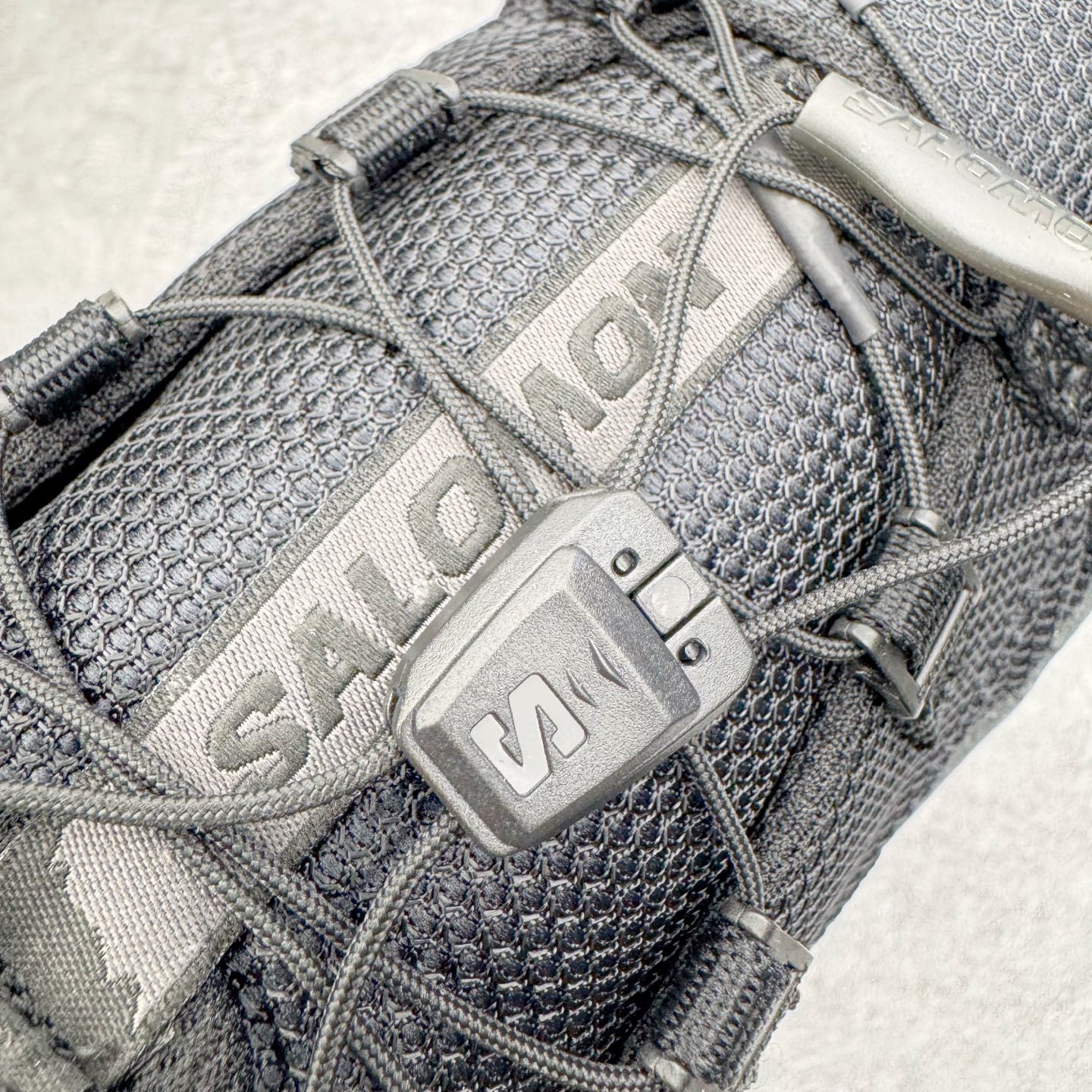 图片[15]-＃GX/绿X JEONGLI x SALOMON XA PRO 3D XA PRO 3D 萨洛蒙联名舒适百搭舒适百搭减震耐磨透气低帮休闲越野跑步鞋 纯原外贸平台特供订单 耗时半年巨作 全套原纸板楦头开发 原厂特供网布配套加持 确保原汁原味 完美呈现版型 原档数据独家私模五层组合大底 男女鞋同步官方开发至46.5 原装Ortholite轻量化鞋垫 中底布带钢印编号 原厂TPU锁扣 进口港宝加持 后跟自然饱满 还原公司包裹性 鞋面采用SENSIFT贴合技术 全方位贴合包裹脚型 鞋跟部鞋底牵引设计 提供强大的抓地性能 更适应野外崎岖不平的道路 其3D ADVANCED CHASSIS底盘 材料轻量大化 钉齿设计更具稳定性 防护性 鞋底易磨损区运用CONTAGRIP高耐磨材料 应对城市硬质路面长距离跑考验 尺码：36 36.5 37.5 38 38.5 39 40 40.5 41 42 42.5 43 44 44.5 45 46 46.5-选品中心