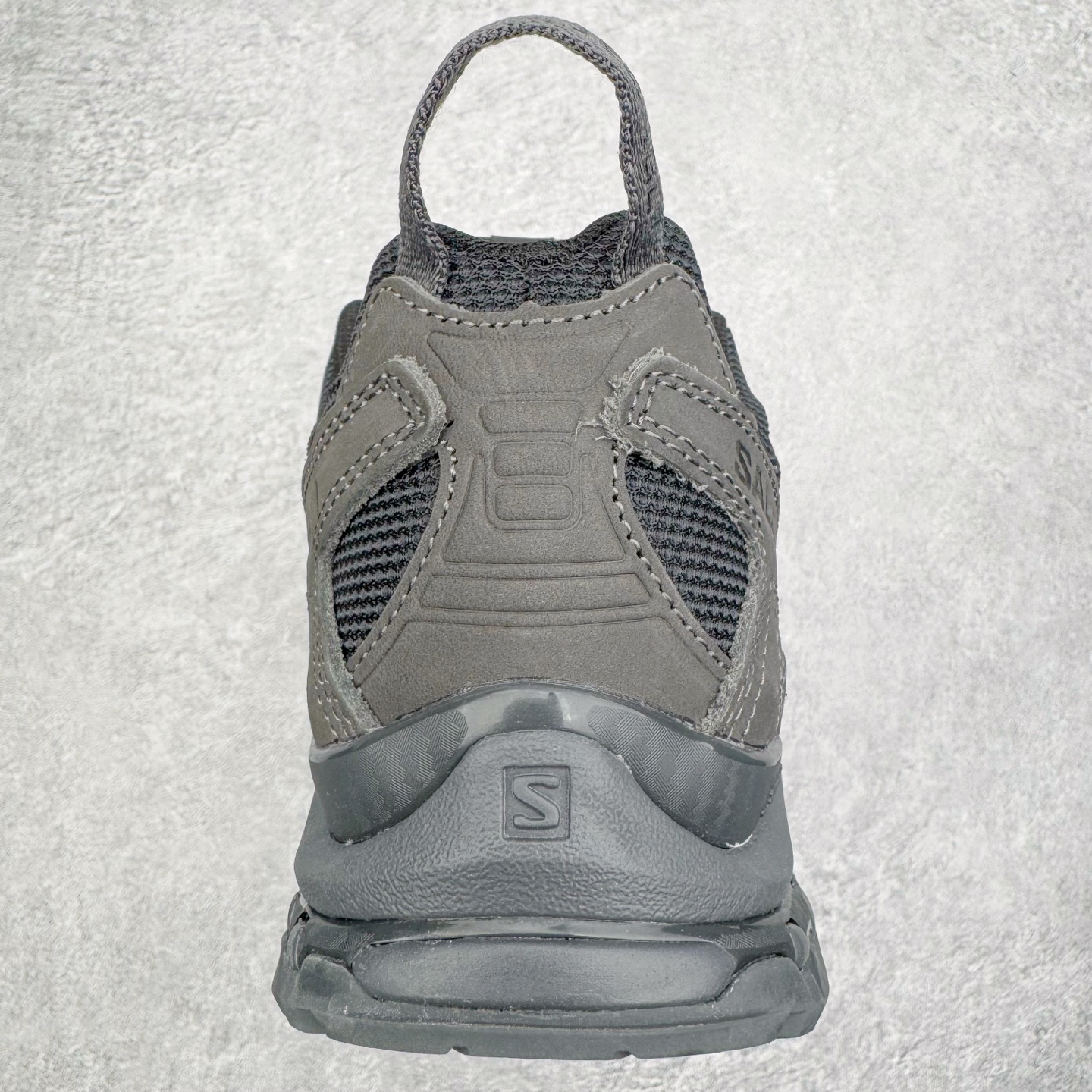 图片[8]-＃GX/绿X JEONGLI x SALOMON XA PRO 3D XA PRO 3D 萨洛蒙联名舒适百搭舒适百搭减震耐磨透气低帮休闲越野跑步鞋 纯原外贸平台特供订单 耗时半年巨作 全套原纸板楦头开发 原厂特供网布配套加持 确保原汁原味 完美呈现版型 原档数据独家私模五层组合大底 男女鞋同步官方开发至46.5 原装Ortholite轻量化鞋垫 中底布带钢印编号 原厂TPU锁扣 进口港宝加持 后跟自然饱满 还原公司包裹性 鞋面采用SENSIFT贴合技术 全方位贴合包裹脚型 鞋跟部鞋底牵引设计 提供强大的抓地性能 更适应野外崎岖不平的道路 其3D ADVANCED CHASSIS底盘 材料轻量大化 钉齿设计更具稳定性 防护性 鞋底易磨损区运用CONTAGRIP高耐磨材料 应对城市硬质路面长距离跑考验 尺码：36 36.5 37.5 38 38.5 39 40 40.5 41 42 42.5 43 44 44.5 45 46 46.5-选品中心